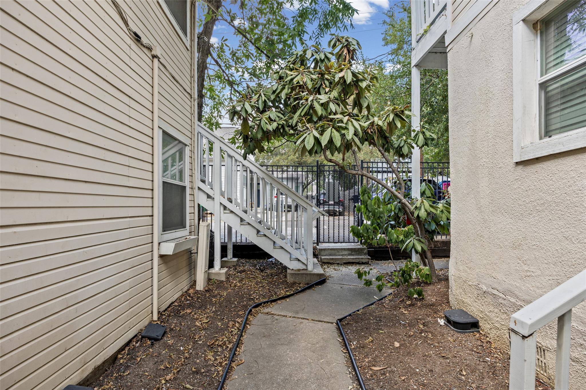1110 22nd ST #12, Austin, TX 78705 photo 3