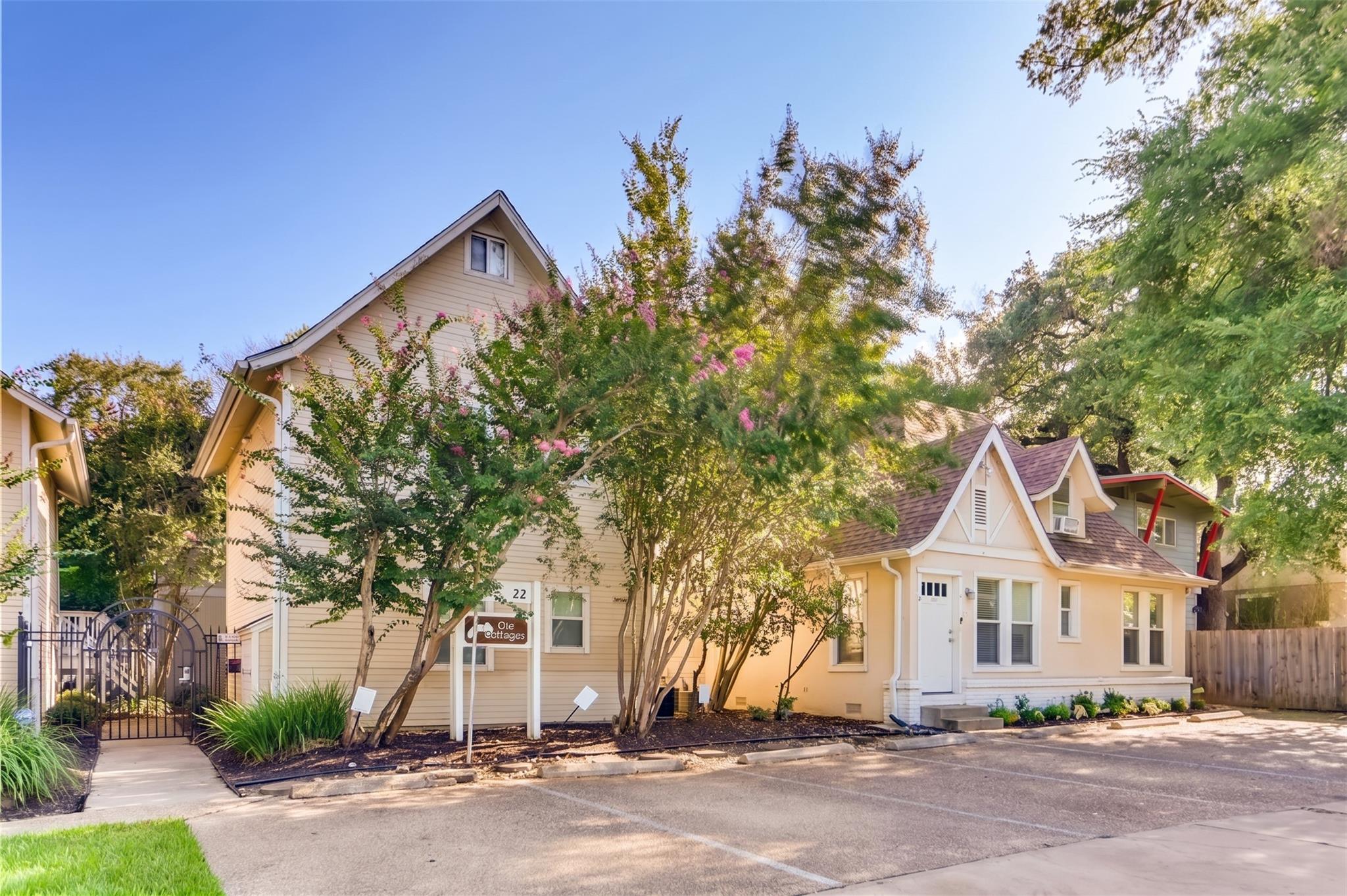 West Campus Cottages Condo The