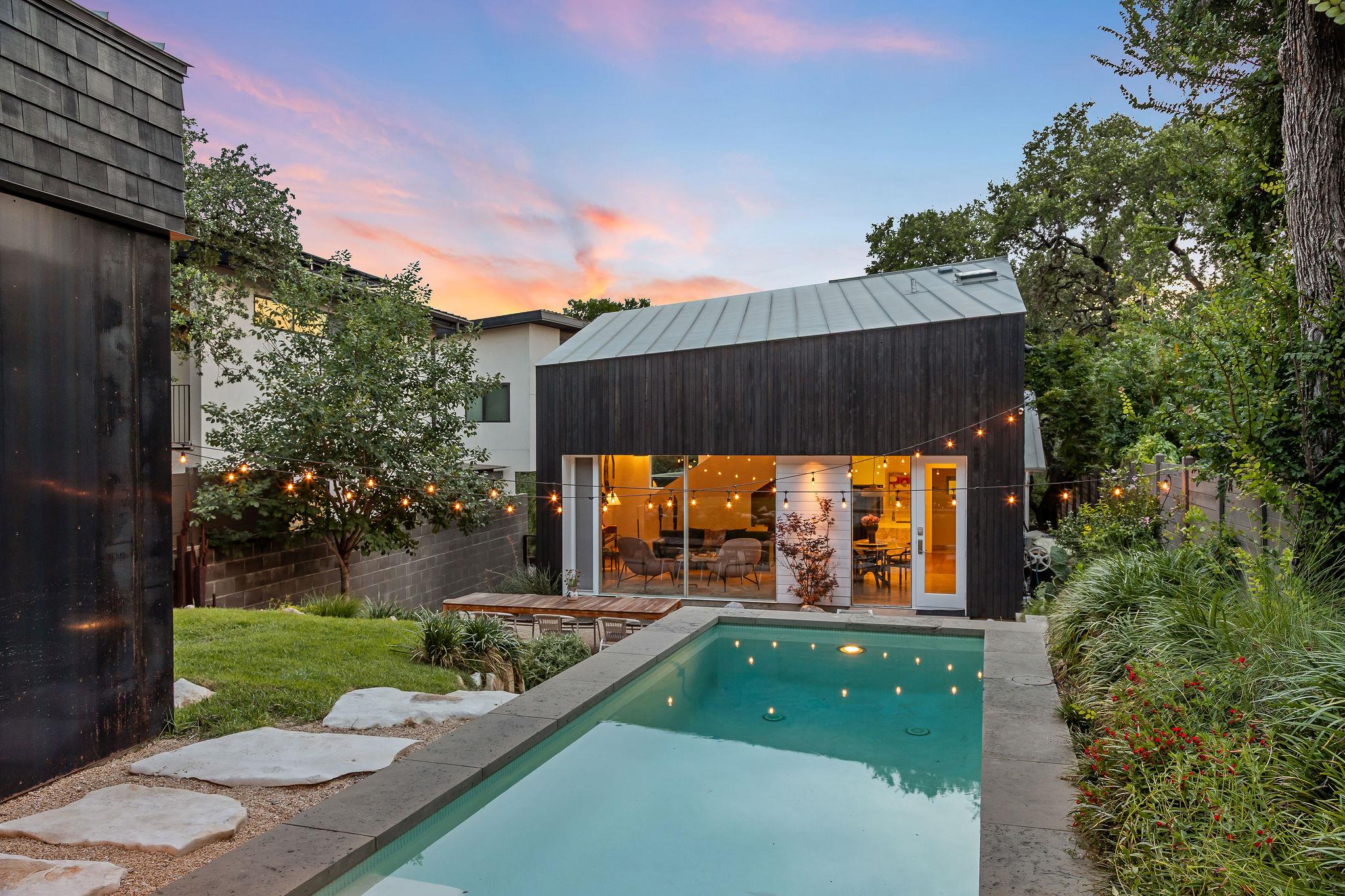 Photo of 1303 1/2 Hillside Ave, Austin, TX 78704
