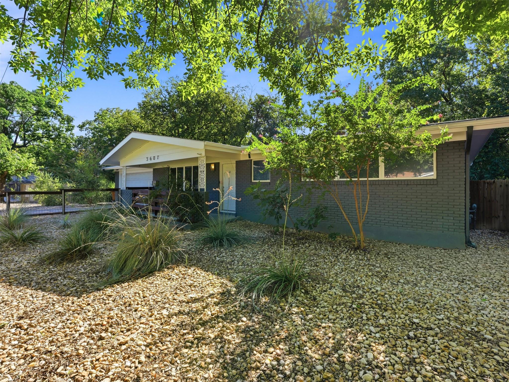 5607 Berkman DR, Austin, TX 78723 photo 2