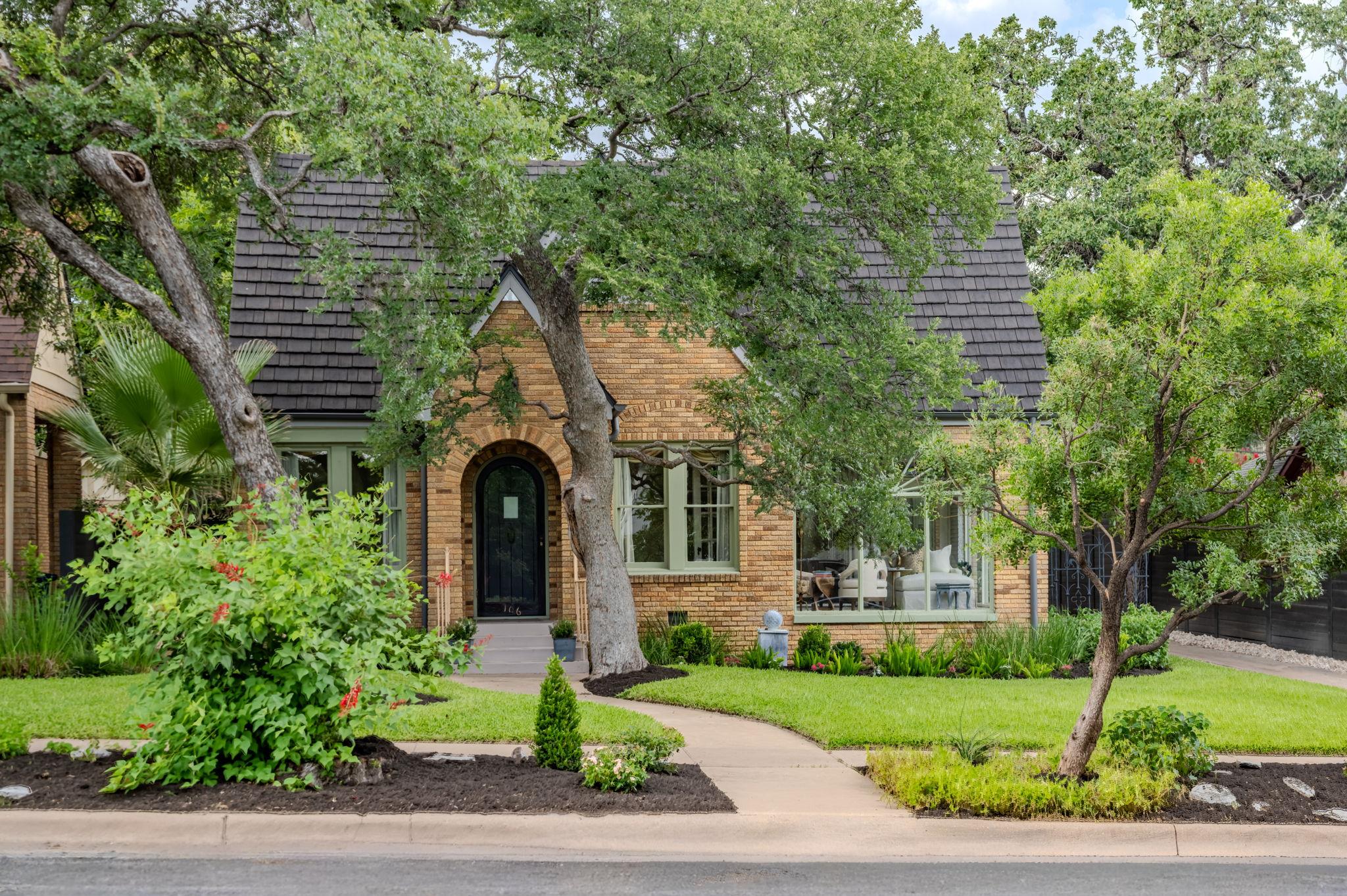 106 Laurel LN, Austin, TX 78705 photo 3