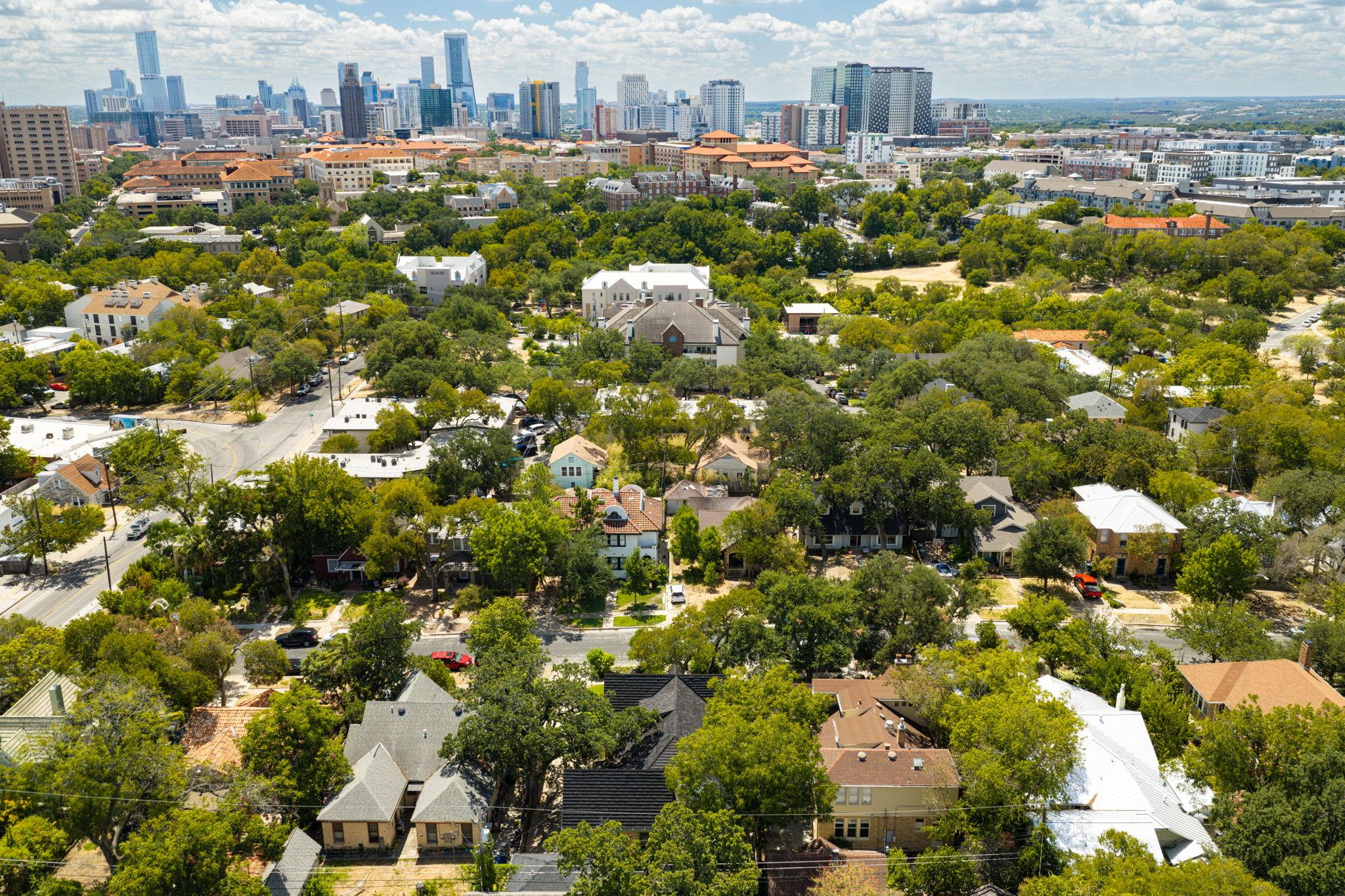 Photo of 106 Laurel LN, Austin, TX 78705