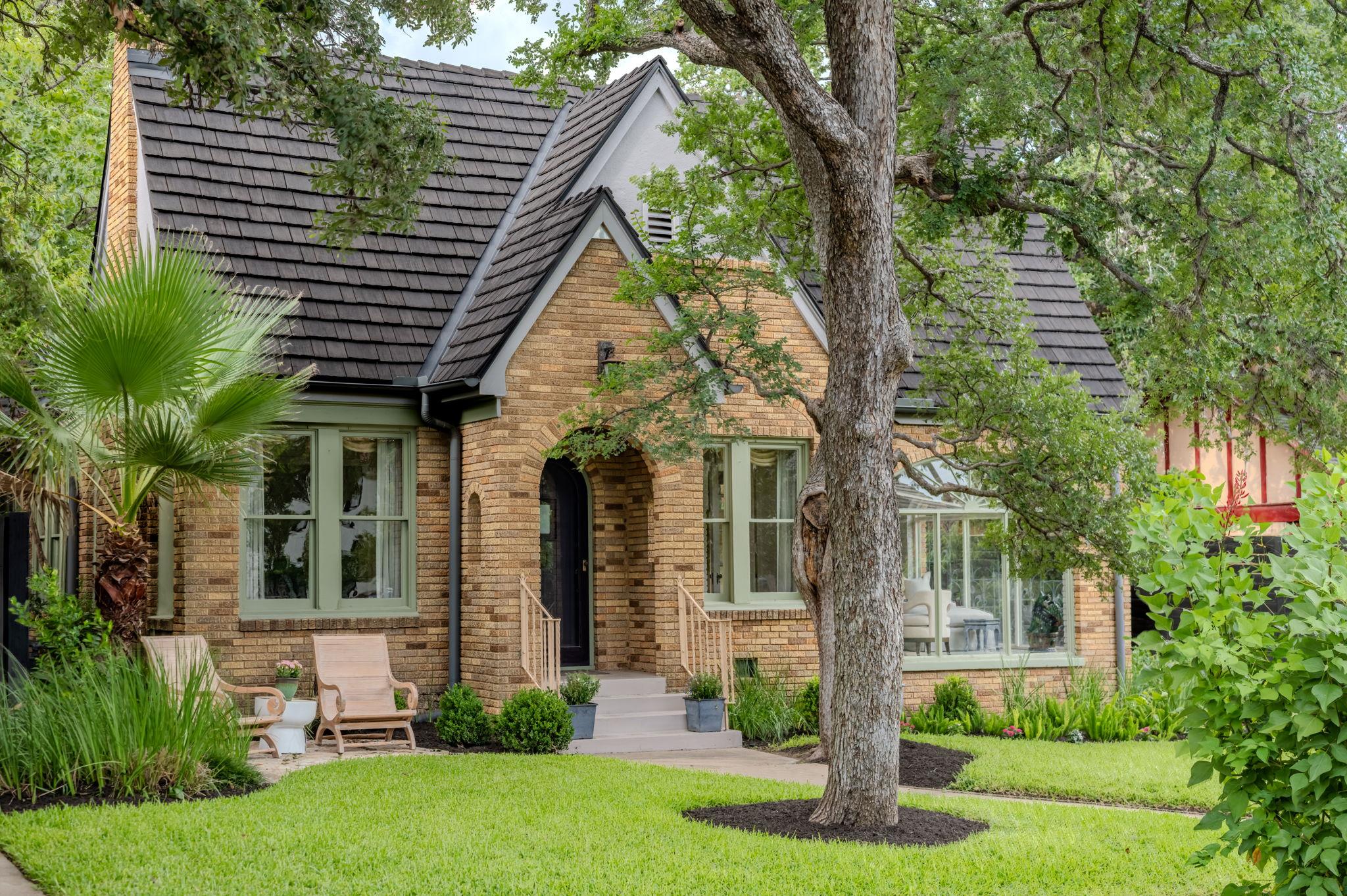 106 Laurel LN, Austin, TX 78705 photo 4