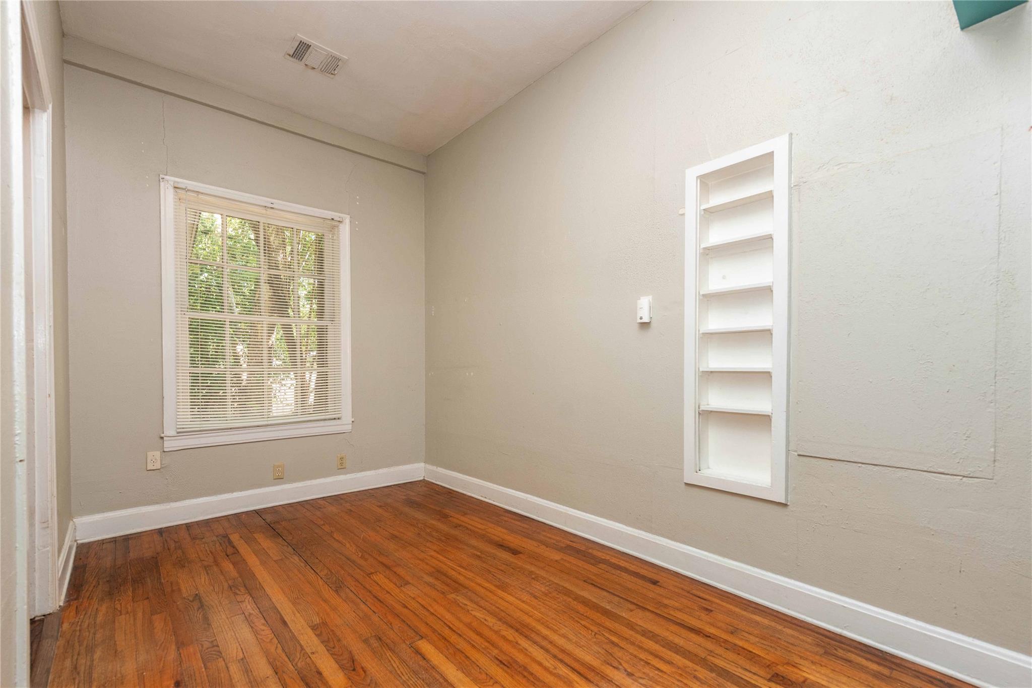218 51st Street ST, Austin, TX 78751 photo 5