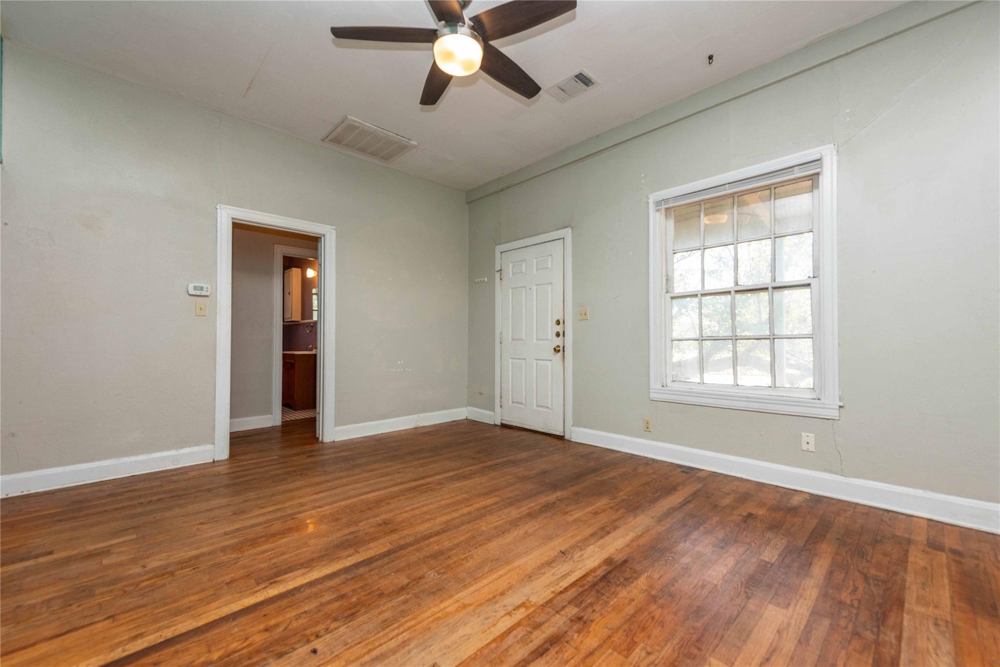 218 51st Street ST, Austin, TX 78751 photo 4