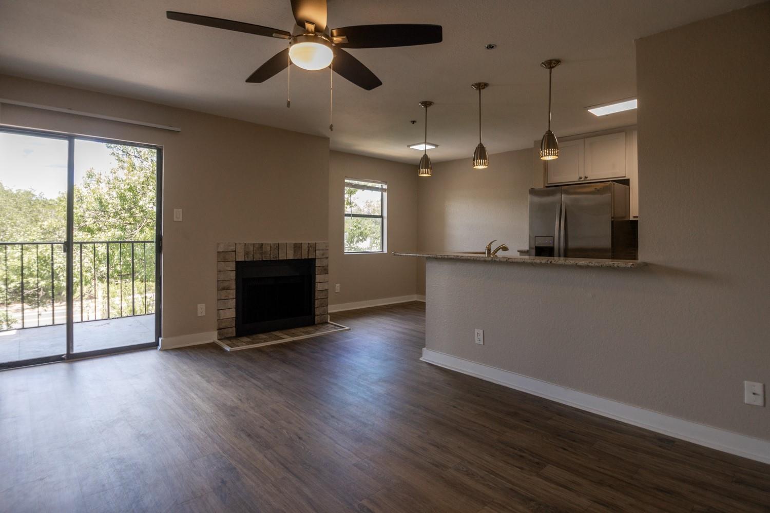 1306 Norwalk LN #305, Austin, TX 78703 photo 4