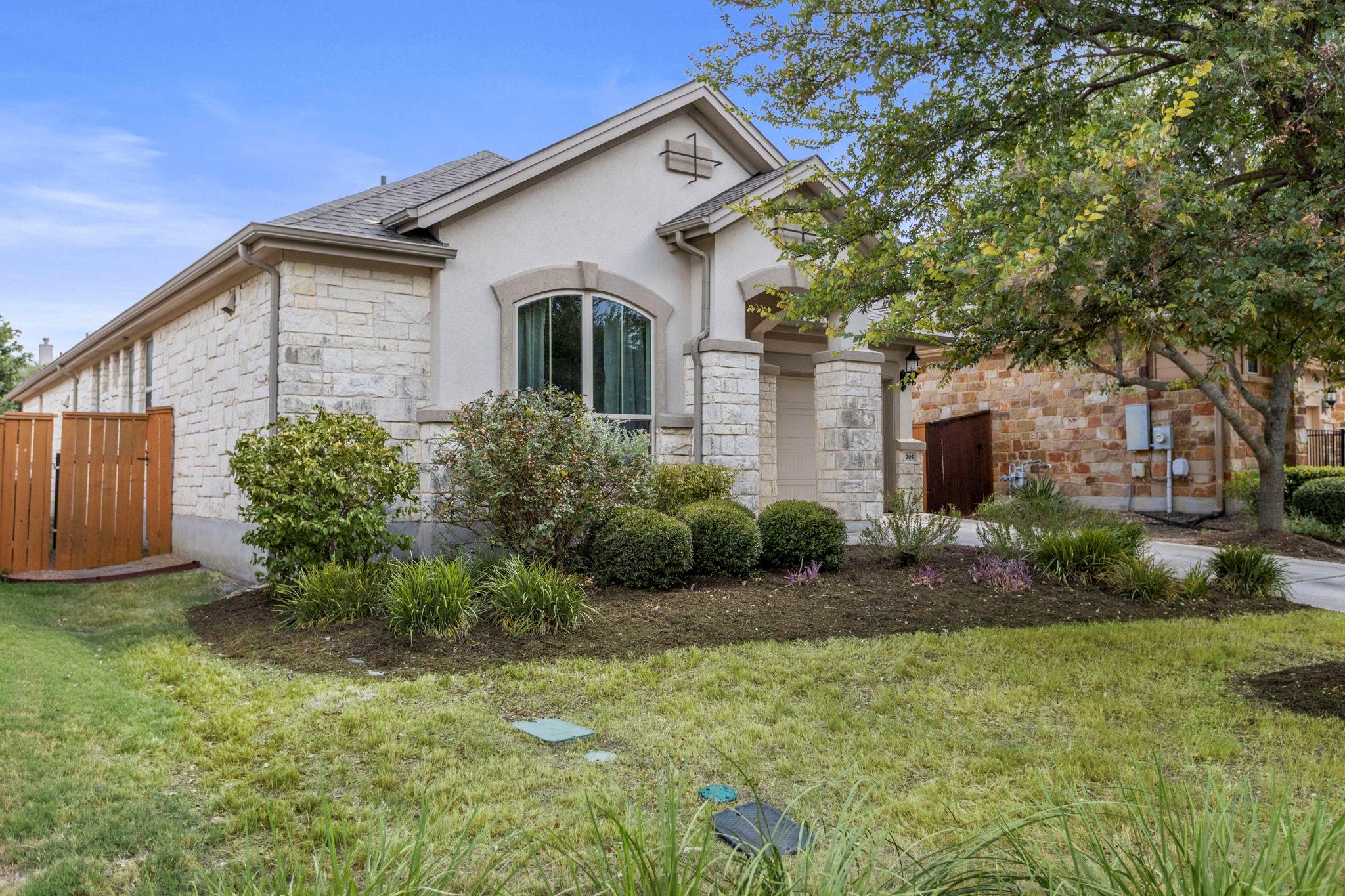 205 Cherokee Rose CIR, Georgetown, TX 78626 photo 2