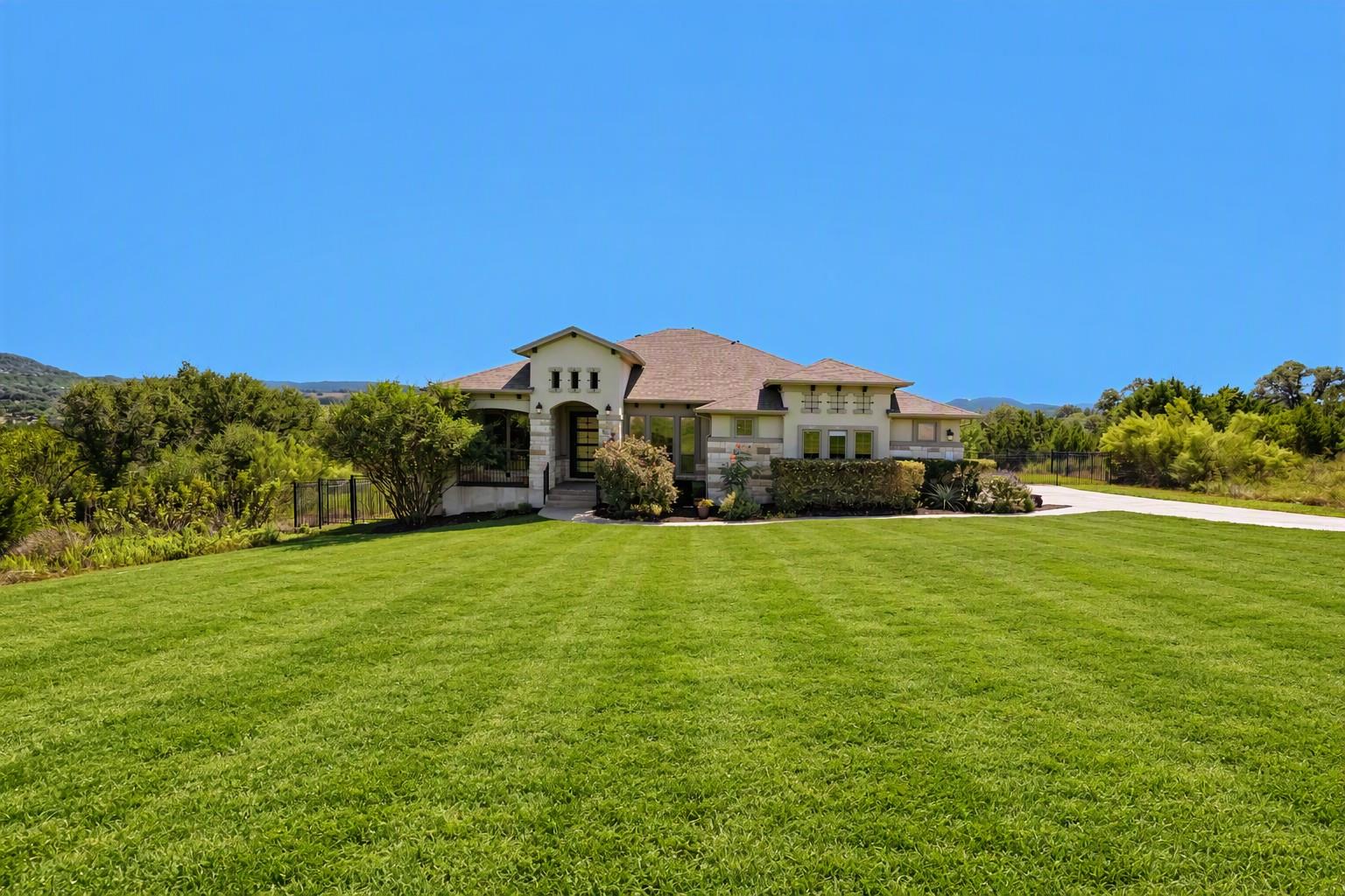 29711 Montana Ridge PASS, Marble Falls, TX 78654 photo 2