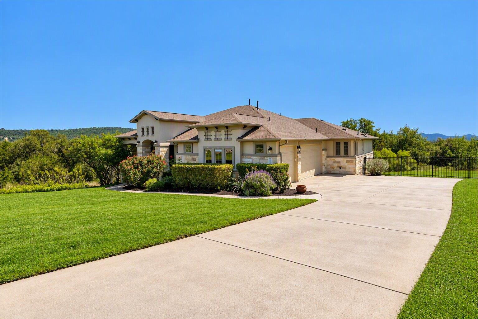 29711 Montana Ridge PASS, Marble Falls, TX 78654 photo 3