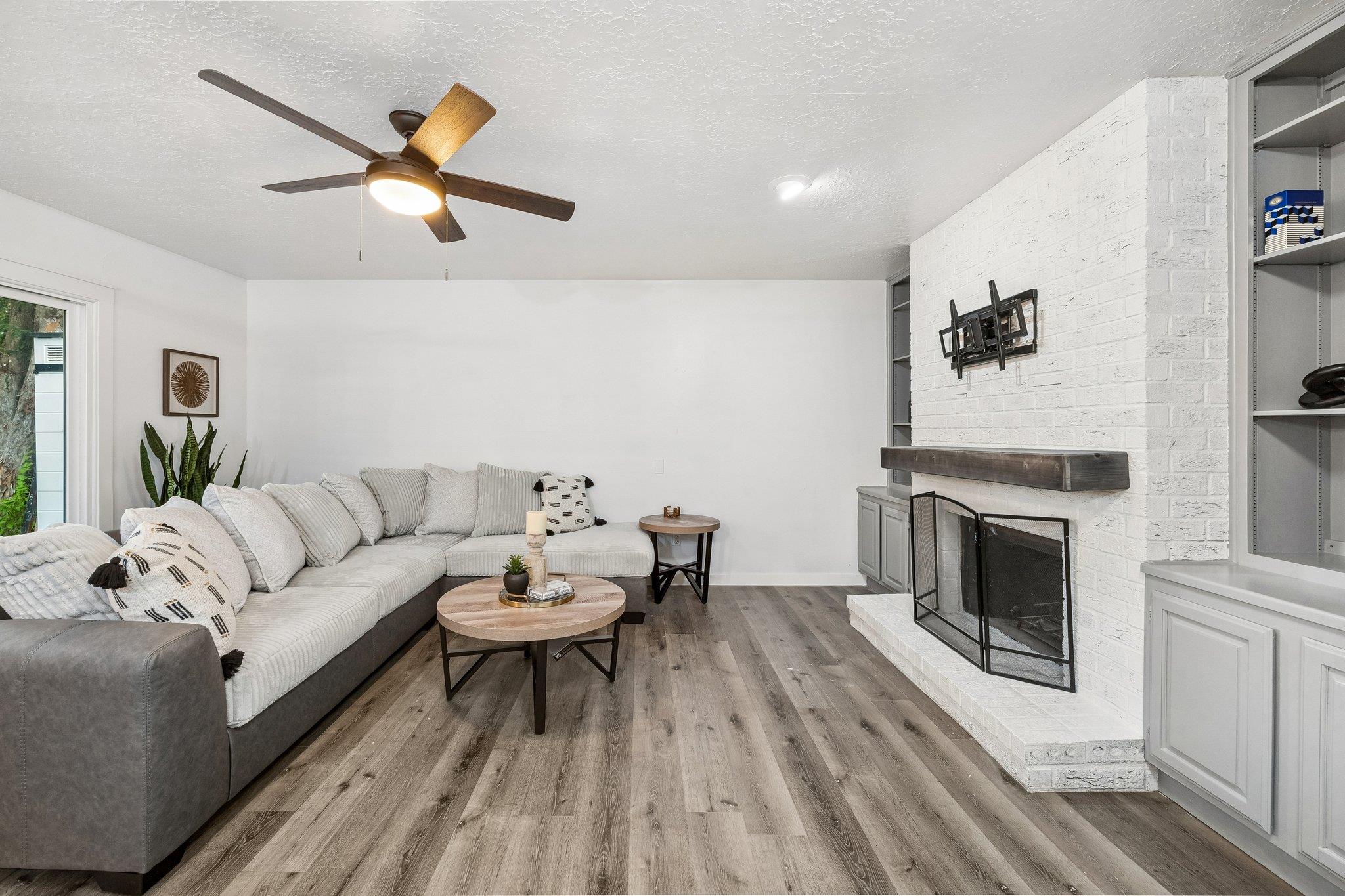 10826 Lynbrook Dr DR, Houston, TX 77042 photo 3