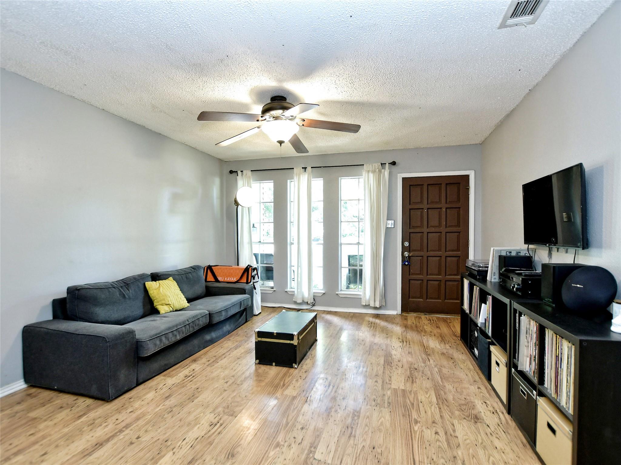 4911 Aberdeen CIR, Austin, TX 78745 photo 5