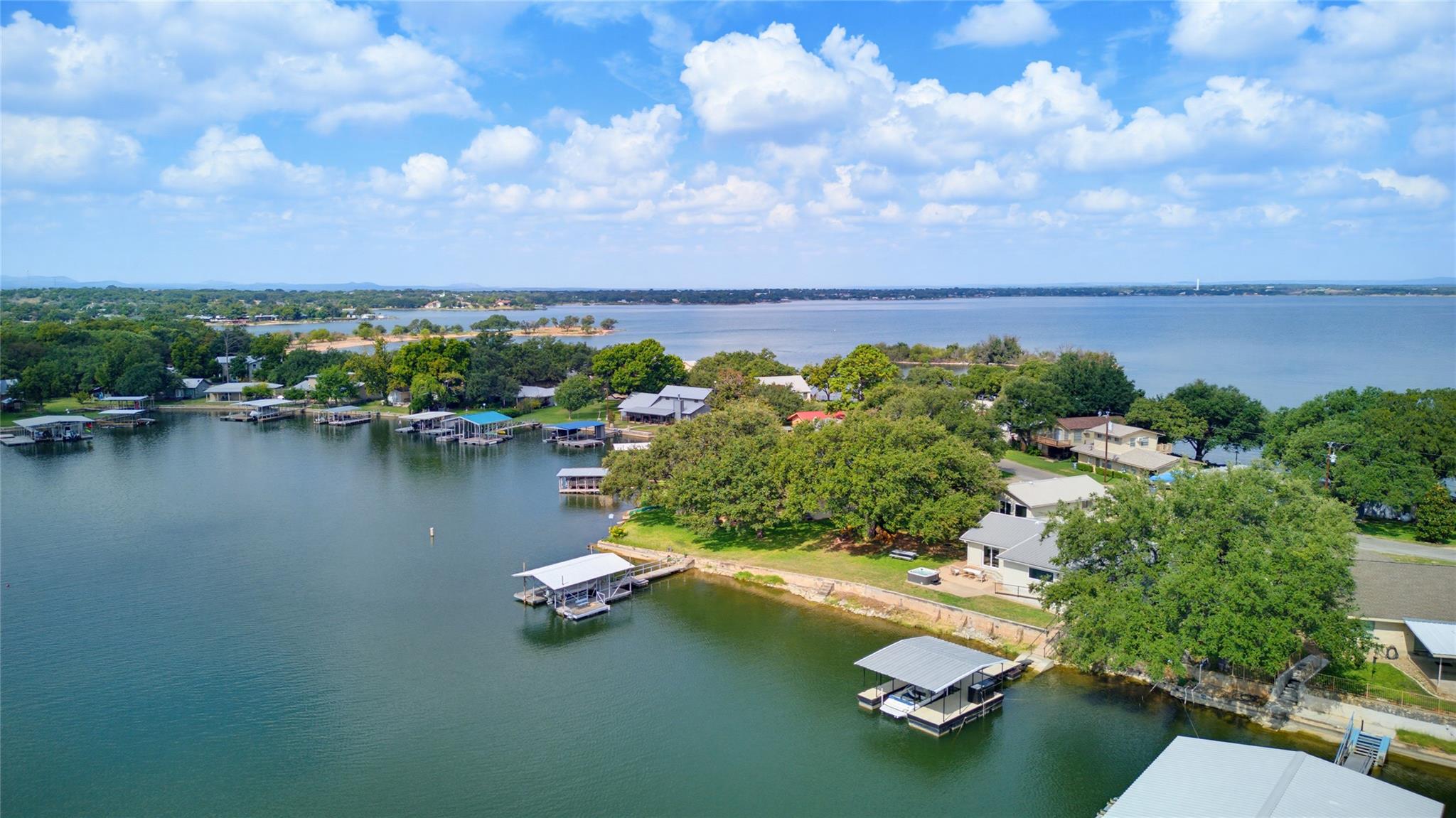 516 Island Lodges DR, Buchanan Dam, TX 78609 photo 2