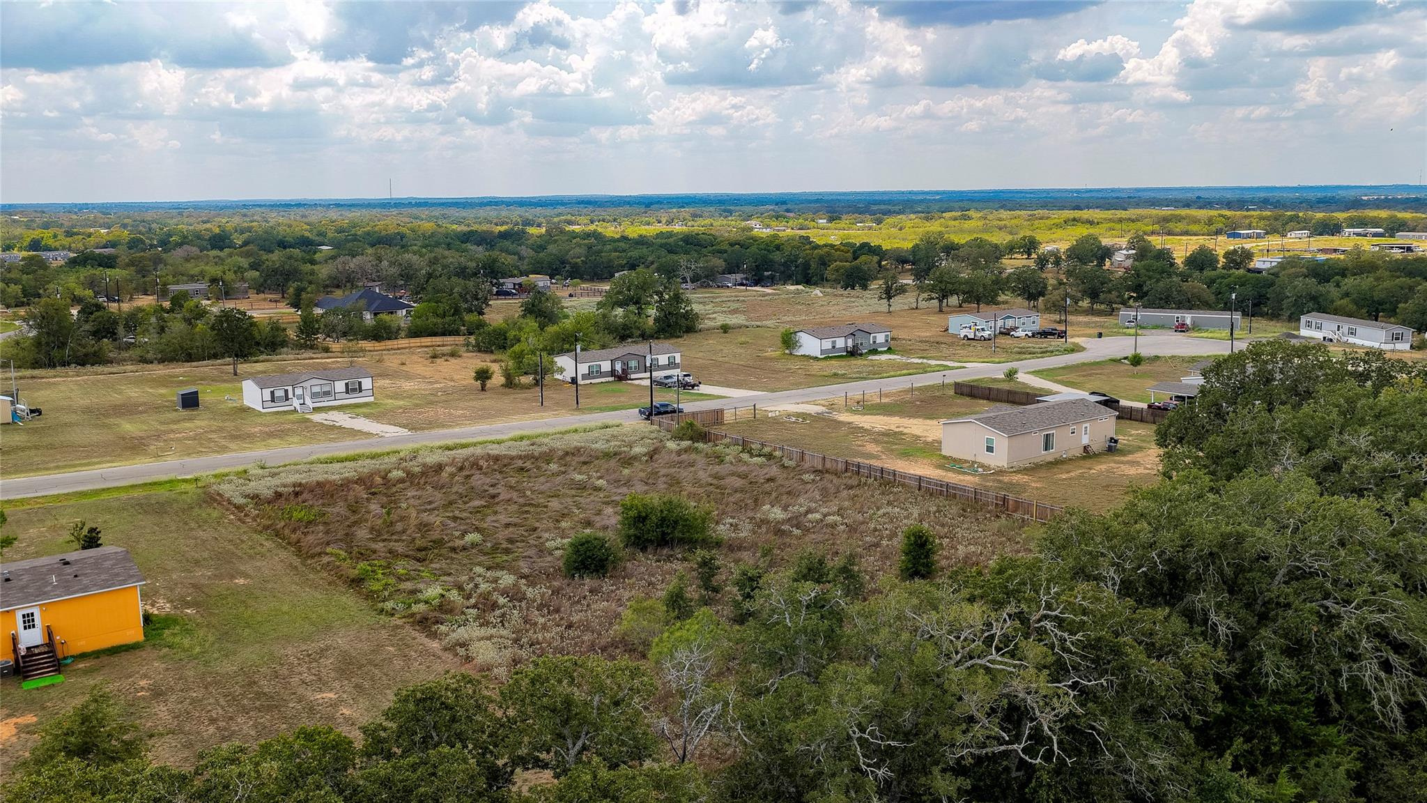 150 Luna CT, Dale, TX 78616 photo 2
