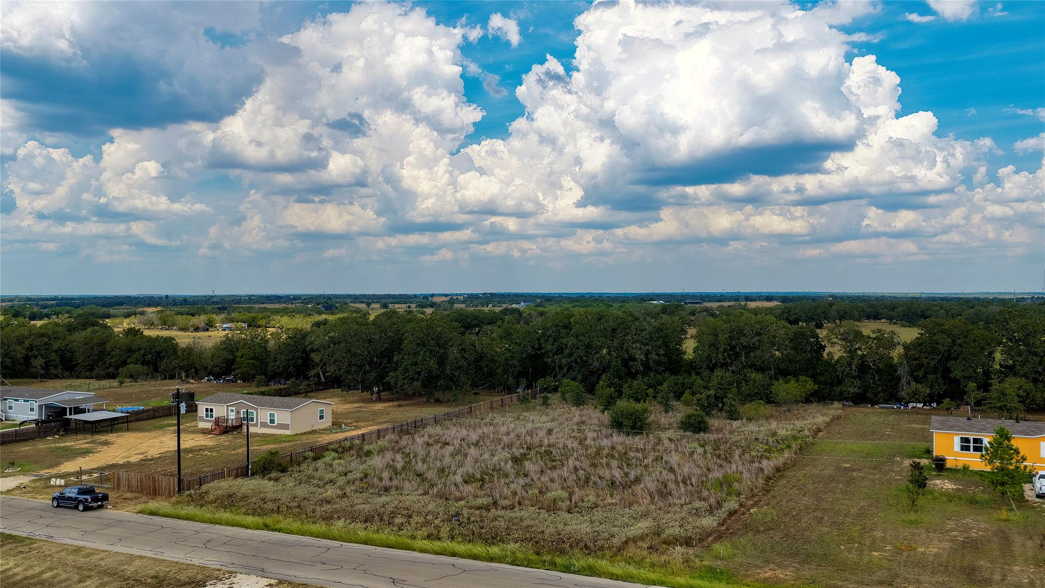 150 Luna CT, Dale, TX 78616 photo 3