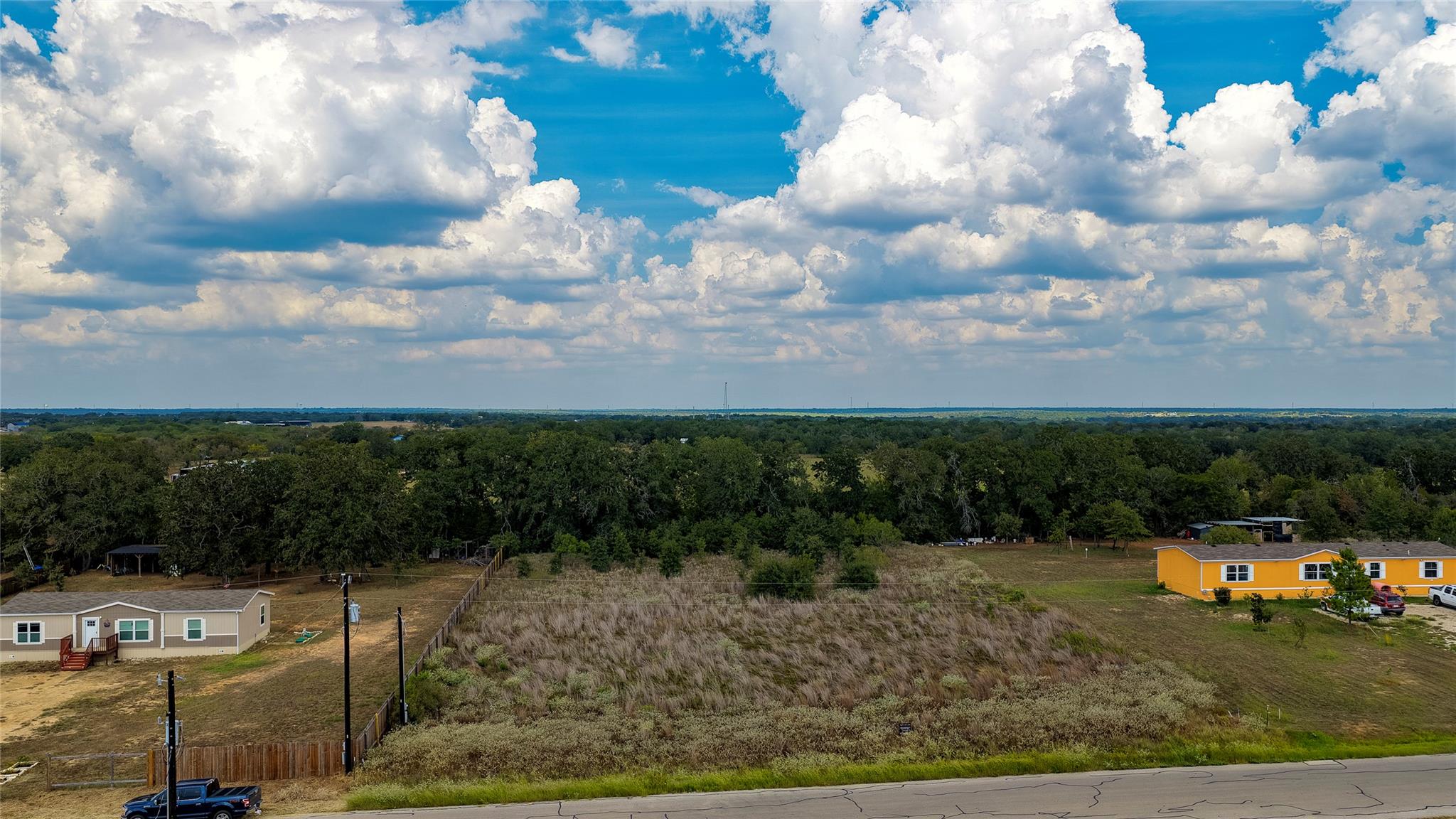 150 Luna CT, Dale, TX 78616 photo 4