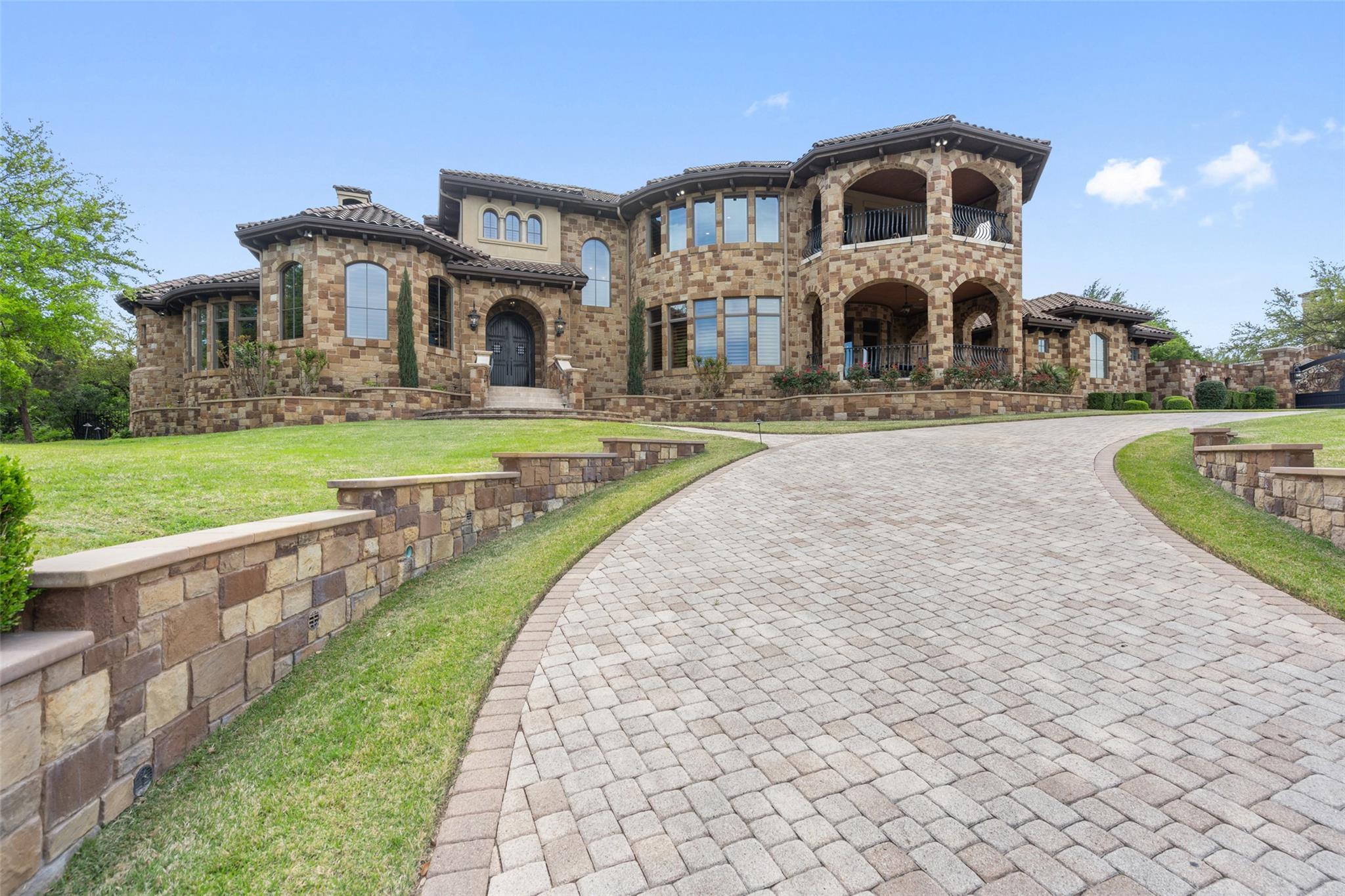 210 Costa Bella DR, Austin, TX 78734 photo 3