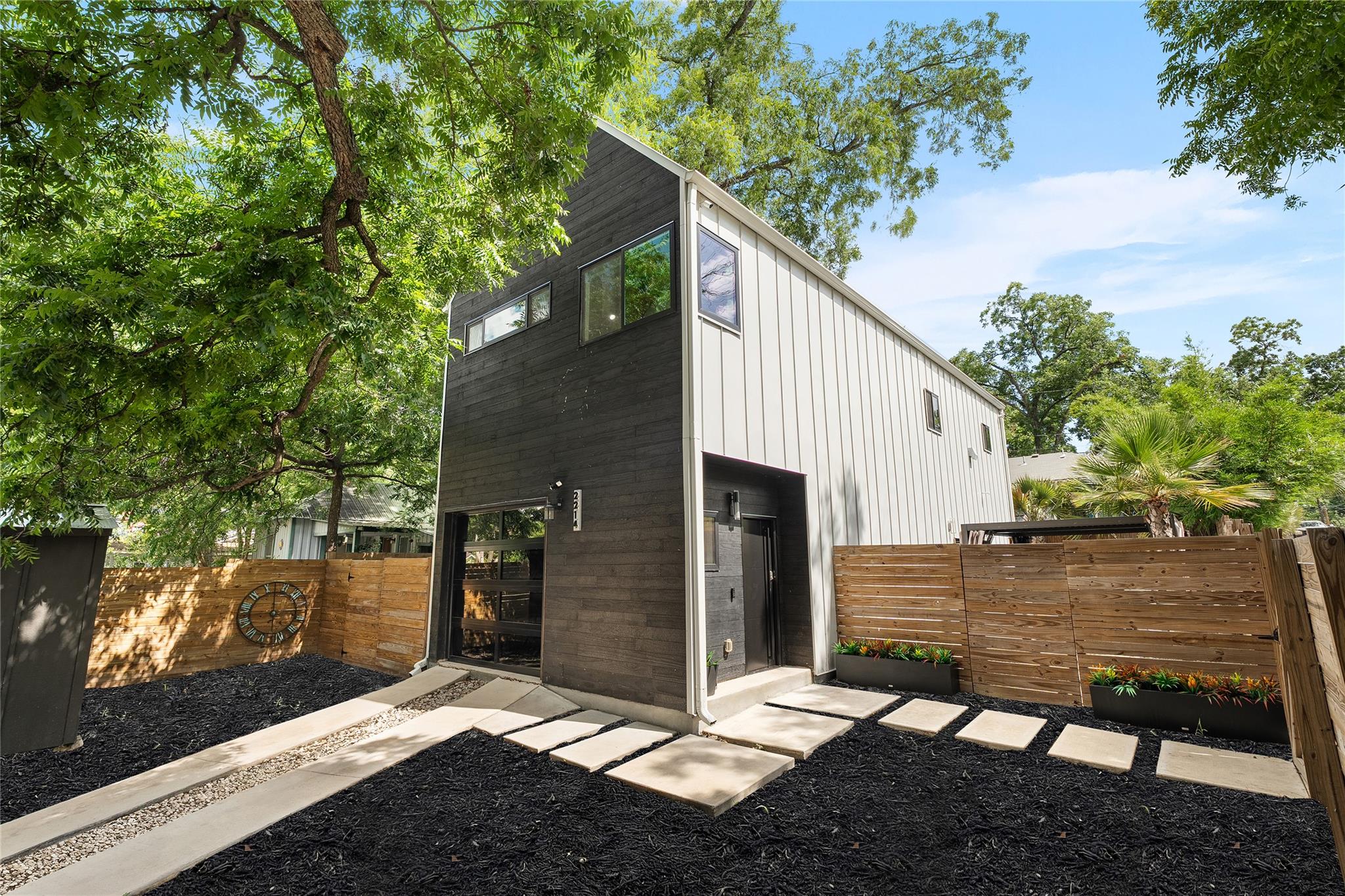 2214 Garden ST #2, Austin, TX 78702 photo 3