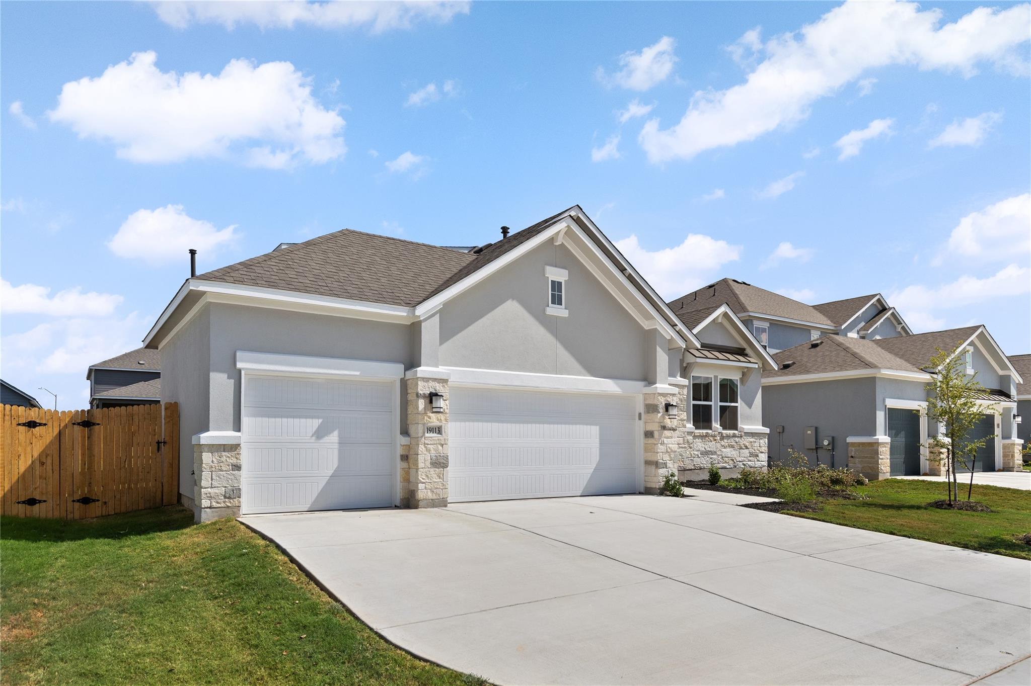 19113 Sedge Wren LN, Pflugerville, TX 78660 photo 2