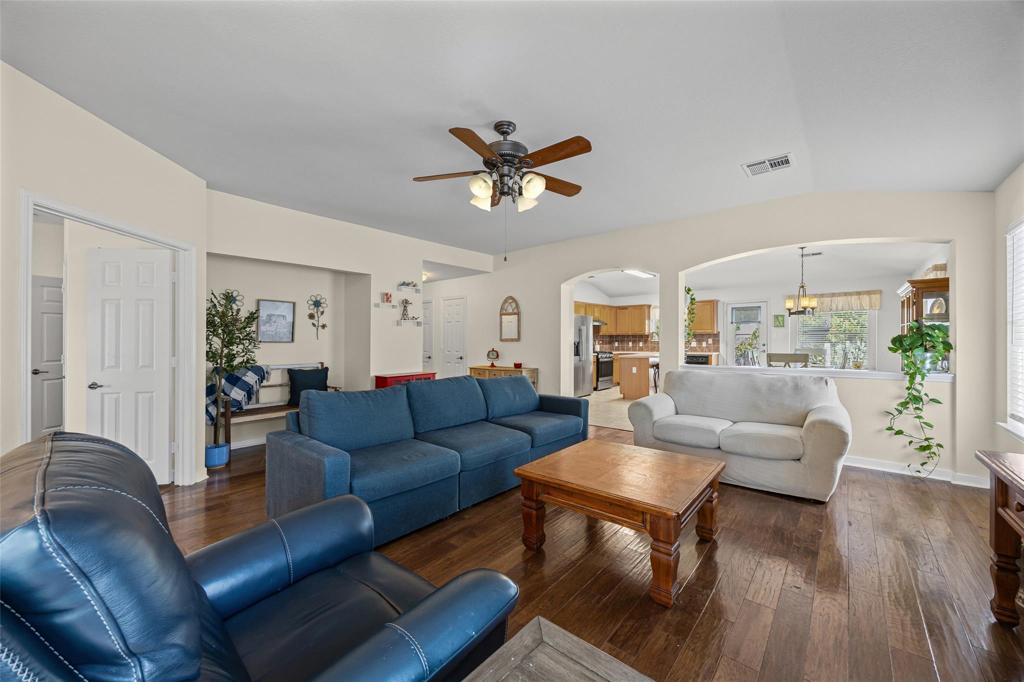 1109 Chardonnay XING, Leander, TX 78641 photo 5