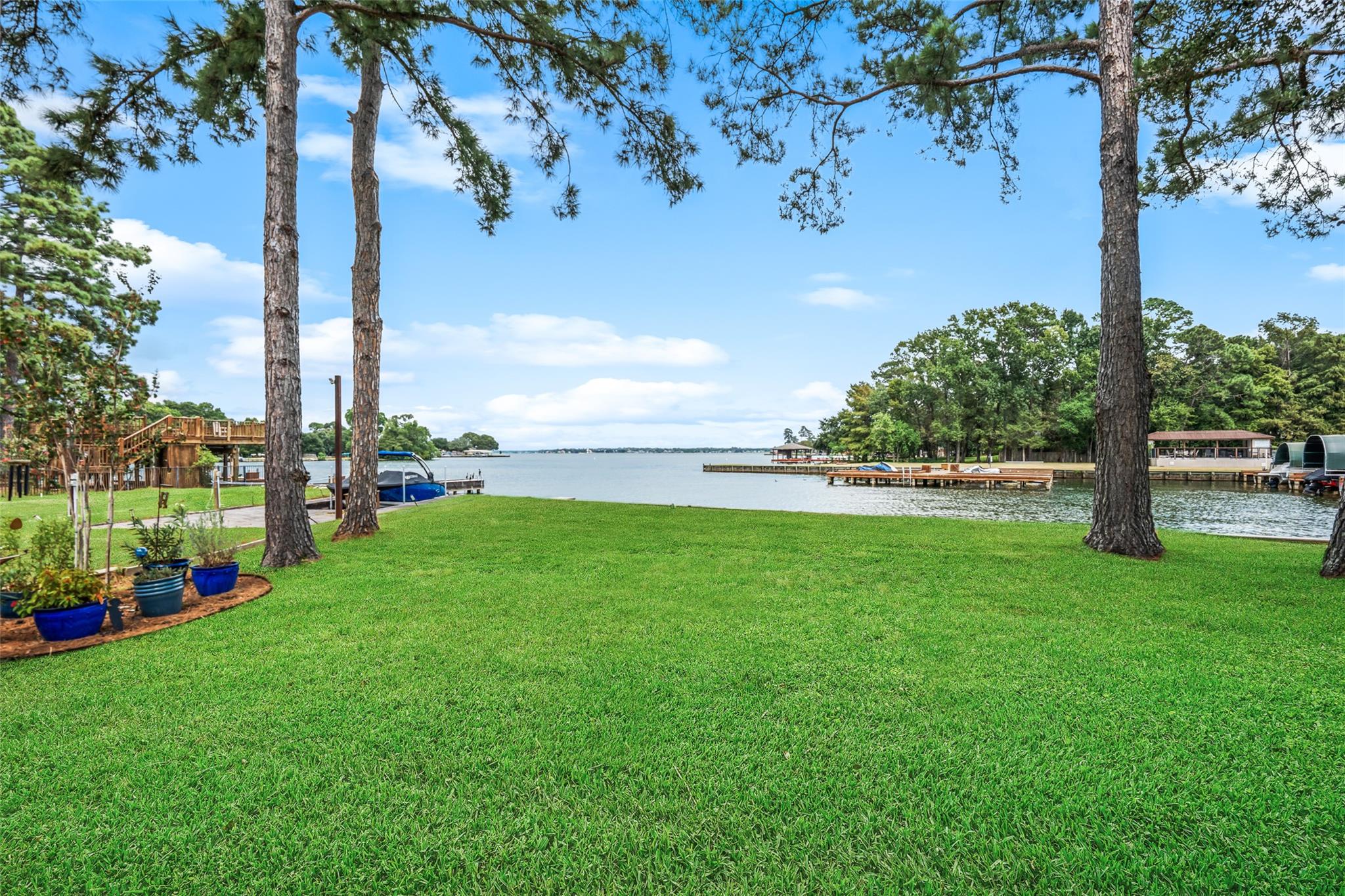 201 Lake Walden CV, Montgomery, TX 77356 photo 2