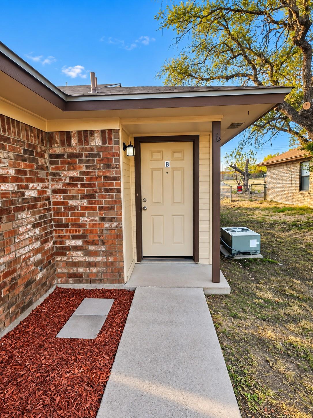105 Northern Dove LN #B, Copperas Cove, TX 76522 photo 2