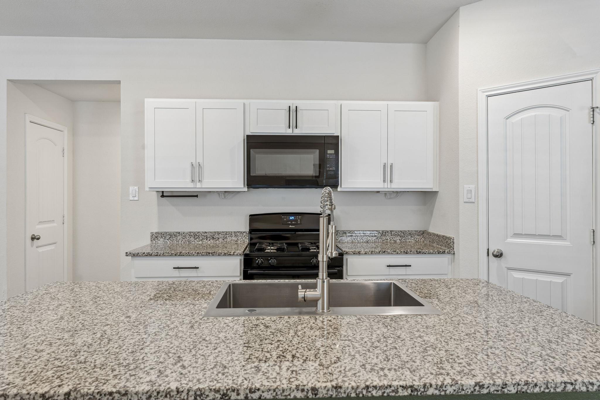 216 Dorchester DR, Uhland, TX 78640 photo 5