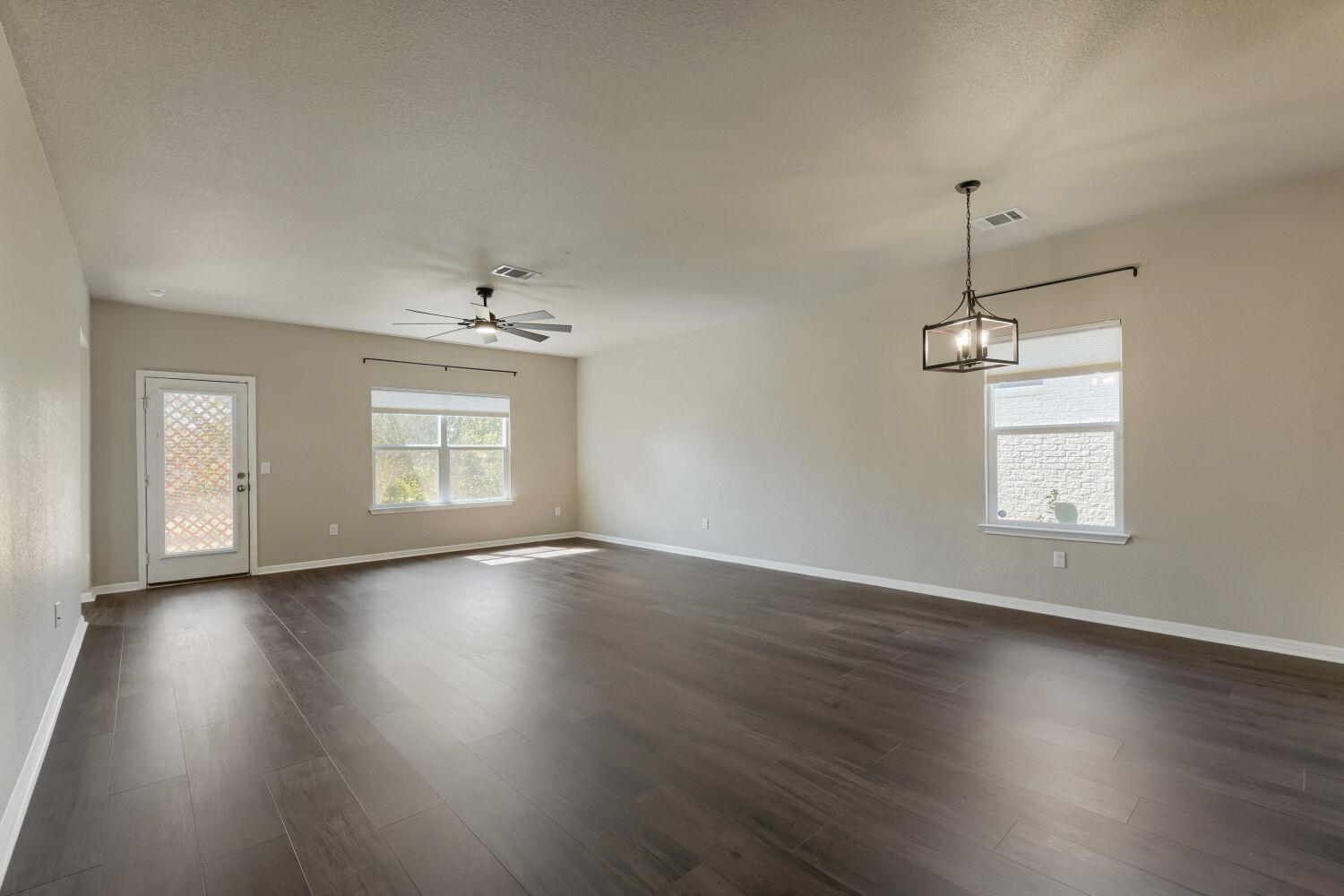 109 Moravia RD, Georgetown, TX 78626 photo 4