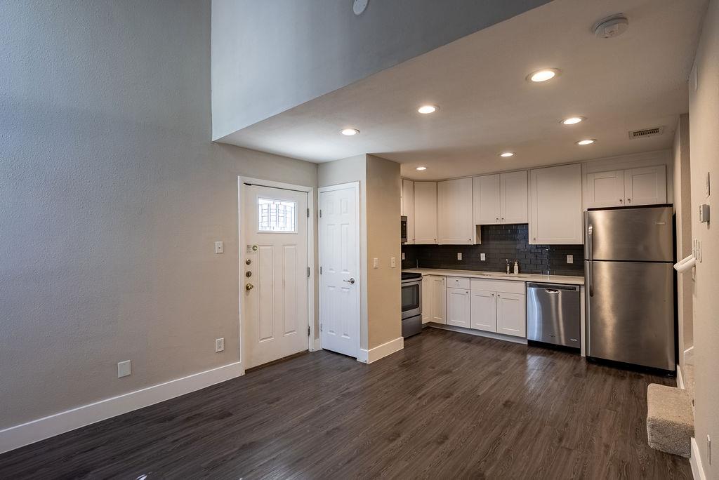 935 La Posada DR #216, Austin, TX 78752 photo 5