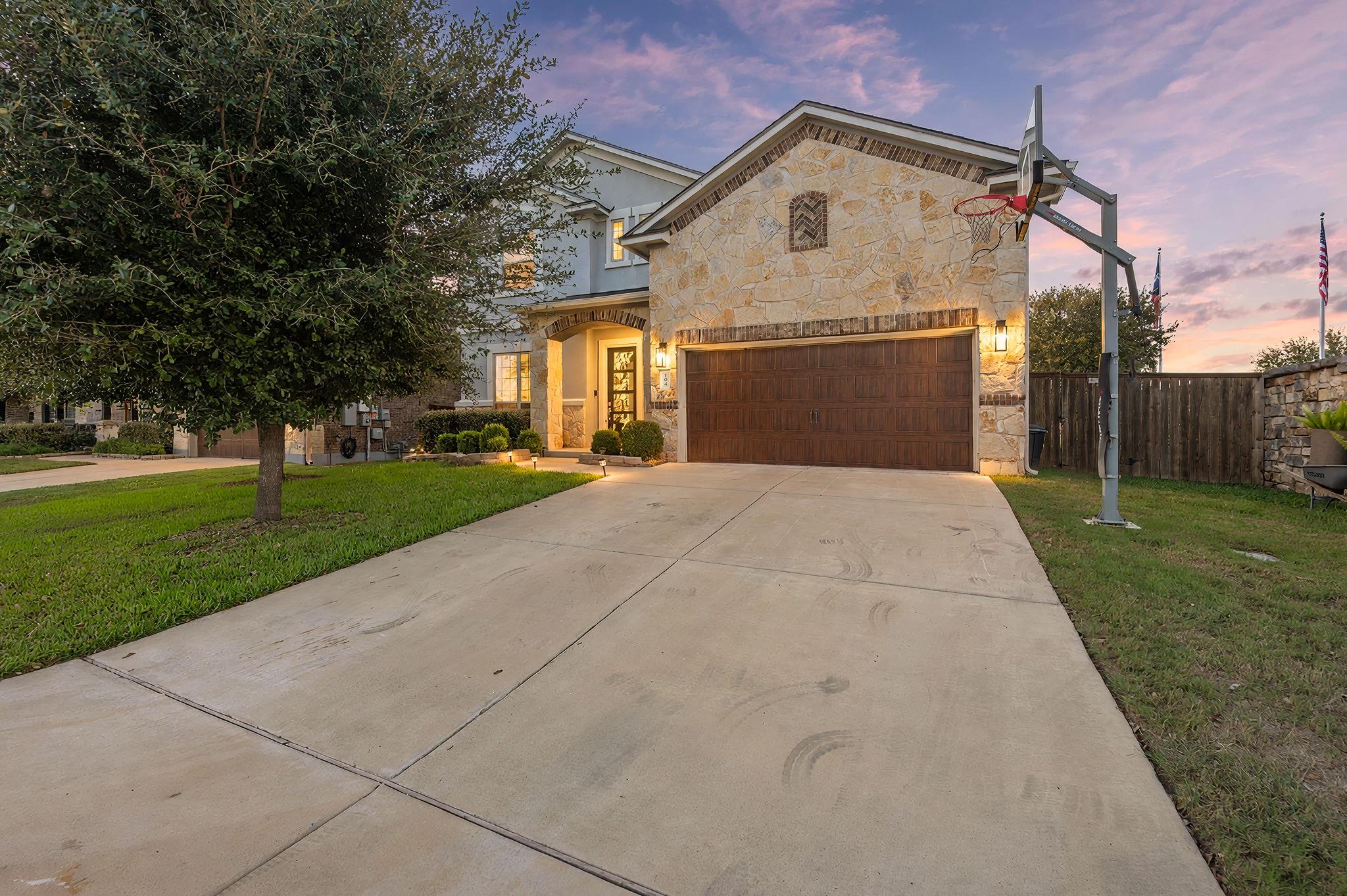 104 Cross Timbers DR, Georgetown, TX 78628 photo 2