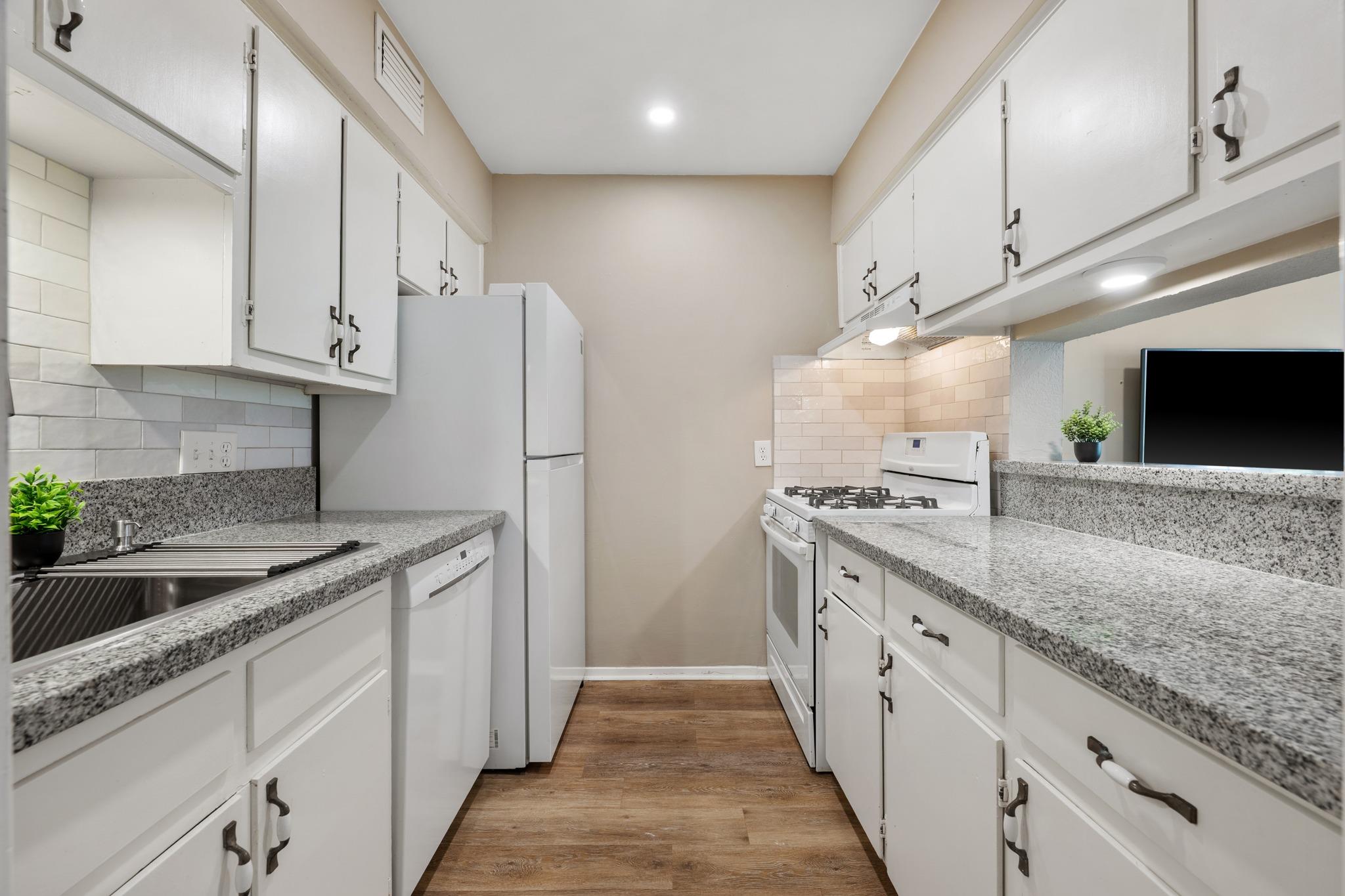 2425 Ashdale DR #29, Austin, TX 78757 photo 3