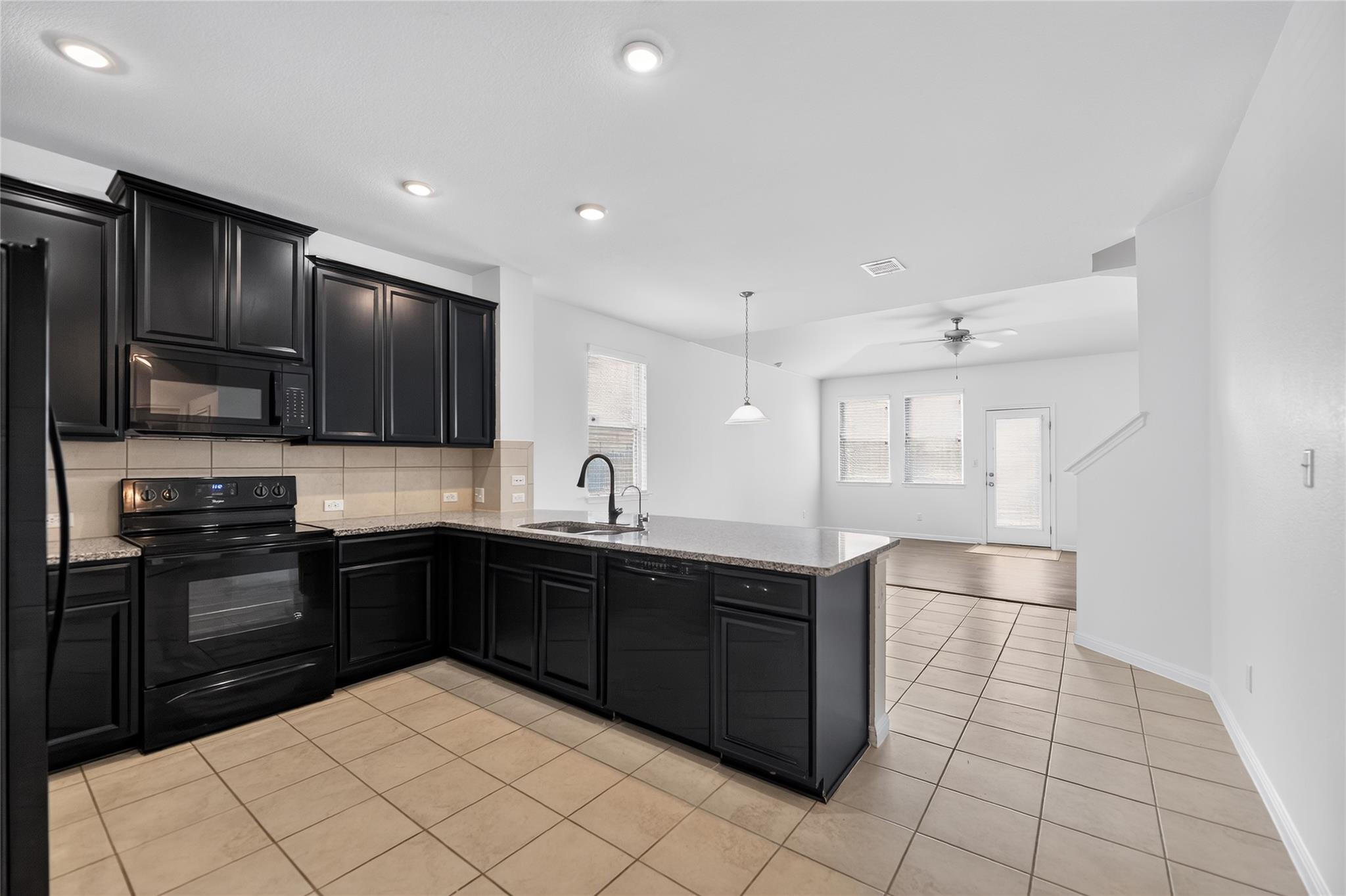 209 Evening Dusk DR, Kyle, TX 78640 photo 4