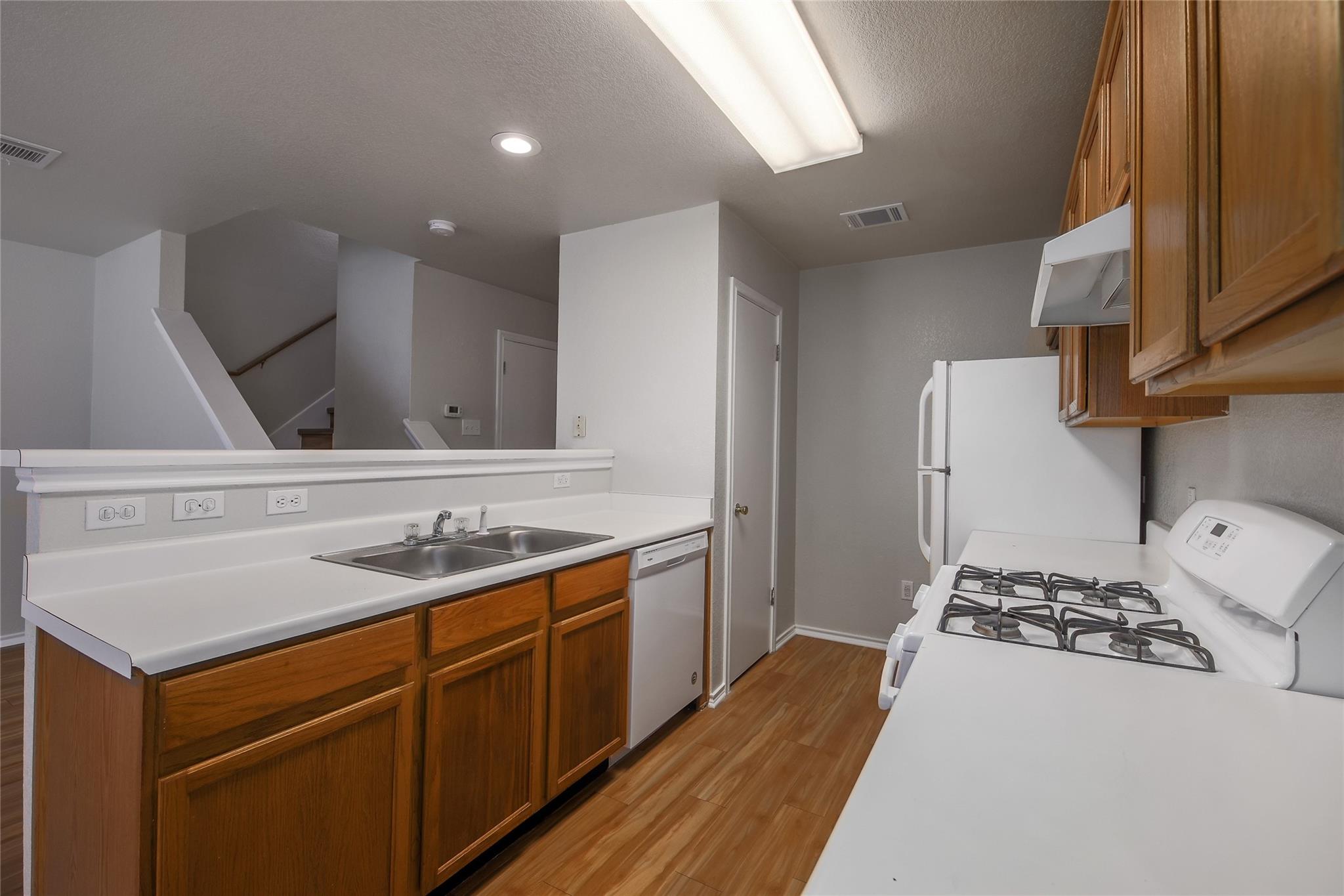 1005 Christopher Ave #A, Round Rock, TX 78681 photo 4