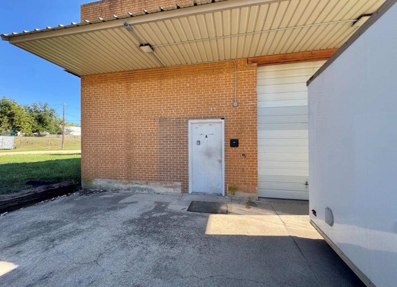 205 Main ST #A, Elgin, TX 78621 photo 2