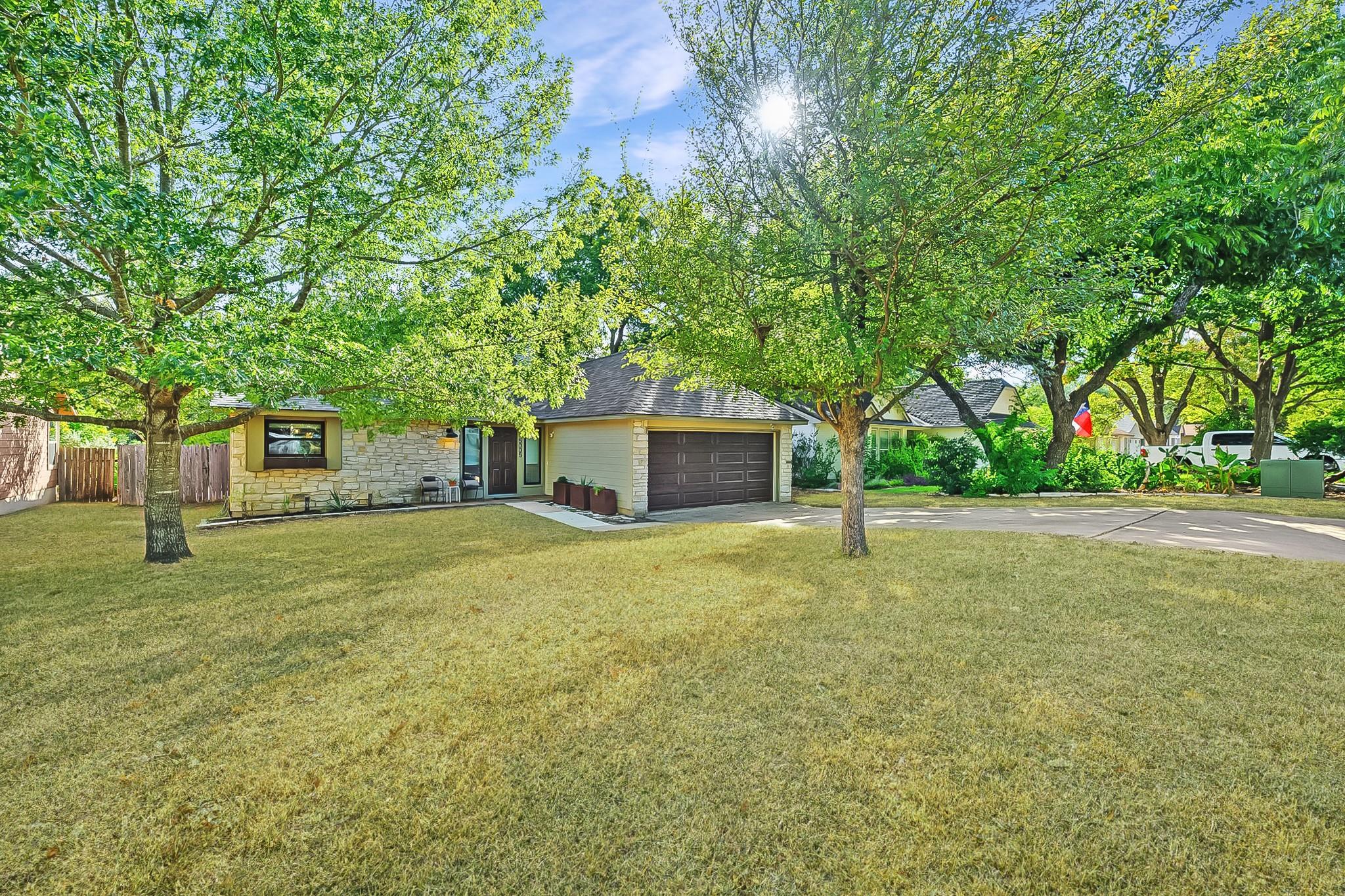 5005 Ganymede DR, Austin, TX 78727 photo 2