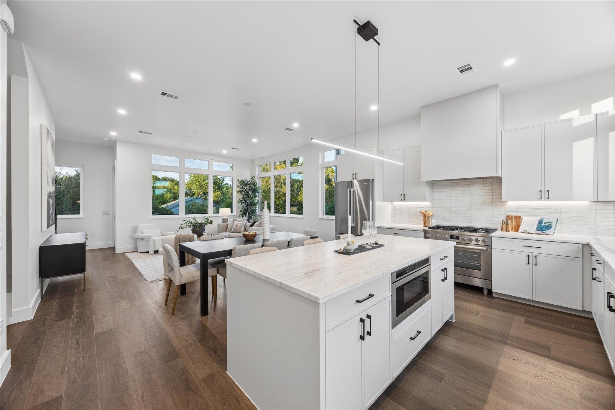4101 Menchaca