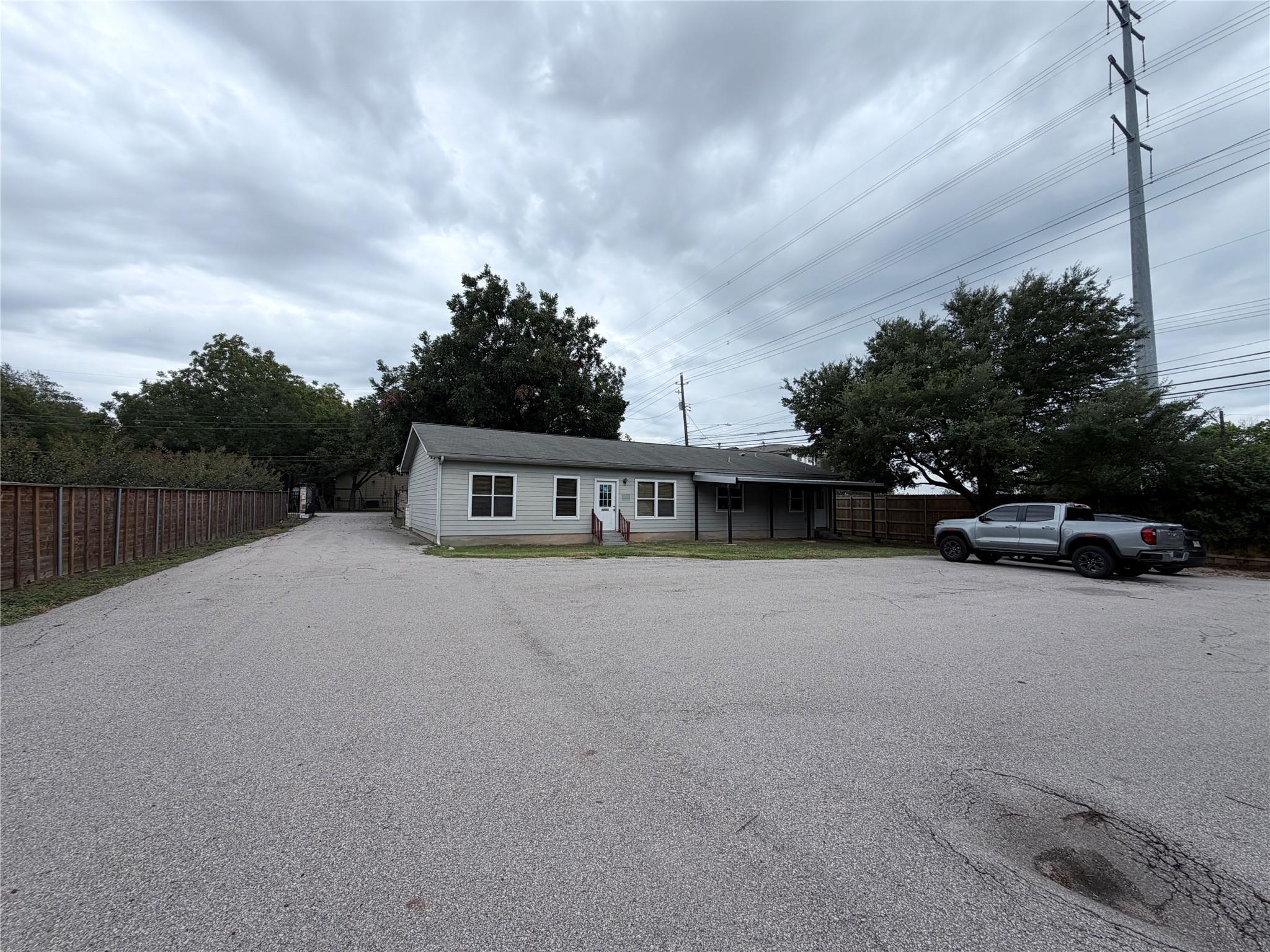 1512 Howard LN, Austin, TX 78728 photo 3
