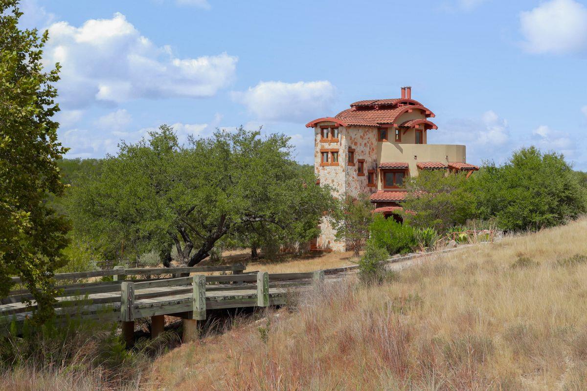 19201 Moreh Peak PASS, Austin, TX 78738 photo 3