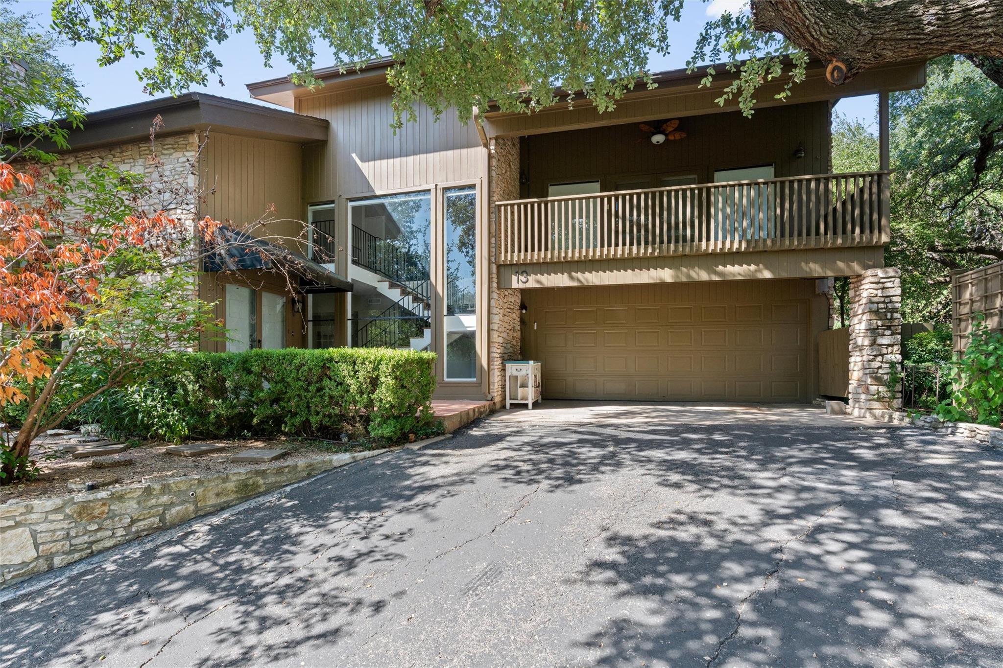 13 Stoney Creek CV, Lakeway, TX 78734 photo 2