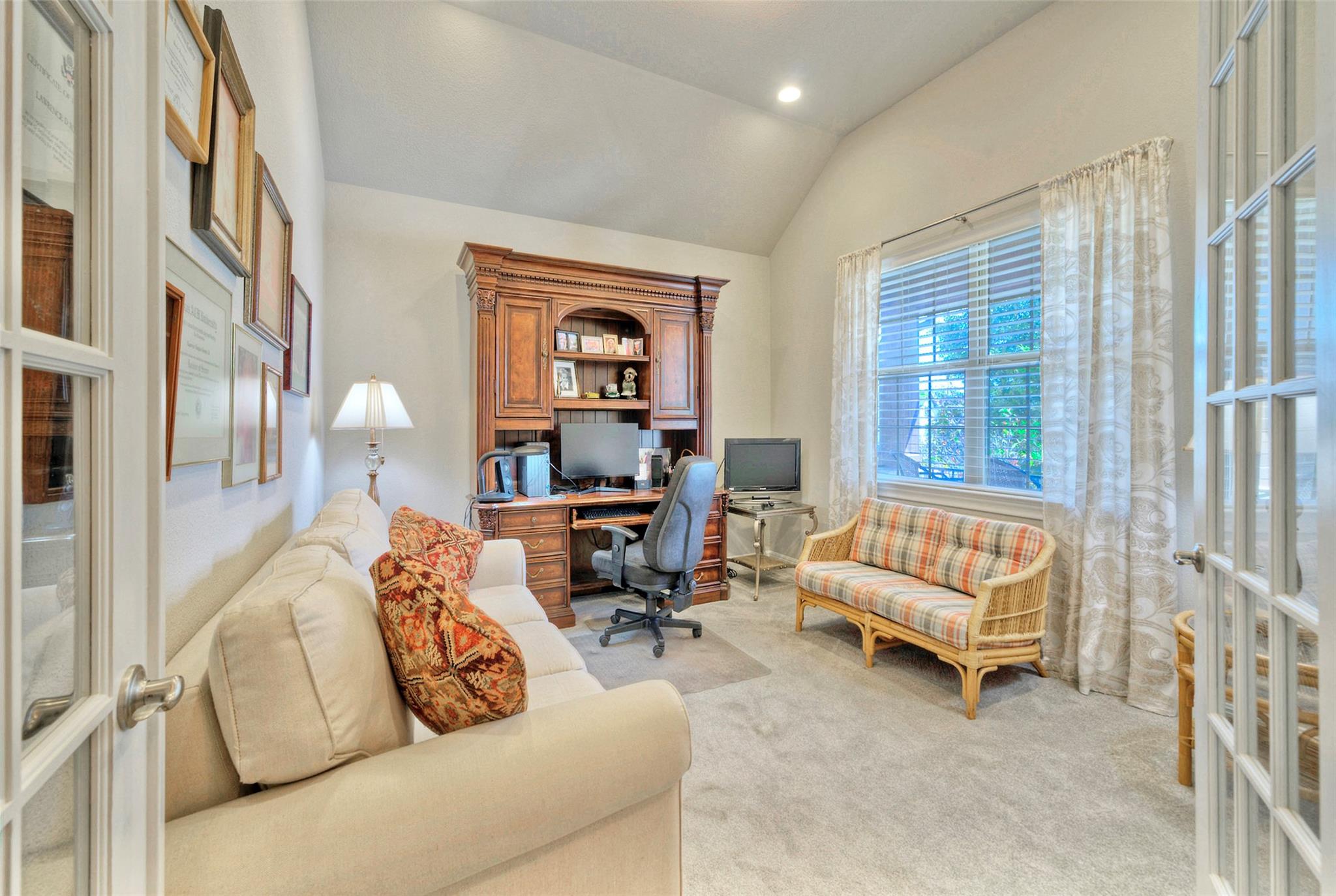 112 Senna DR, Dripping Springs, TX 78620 photo 4