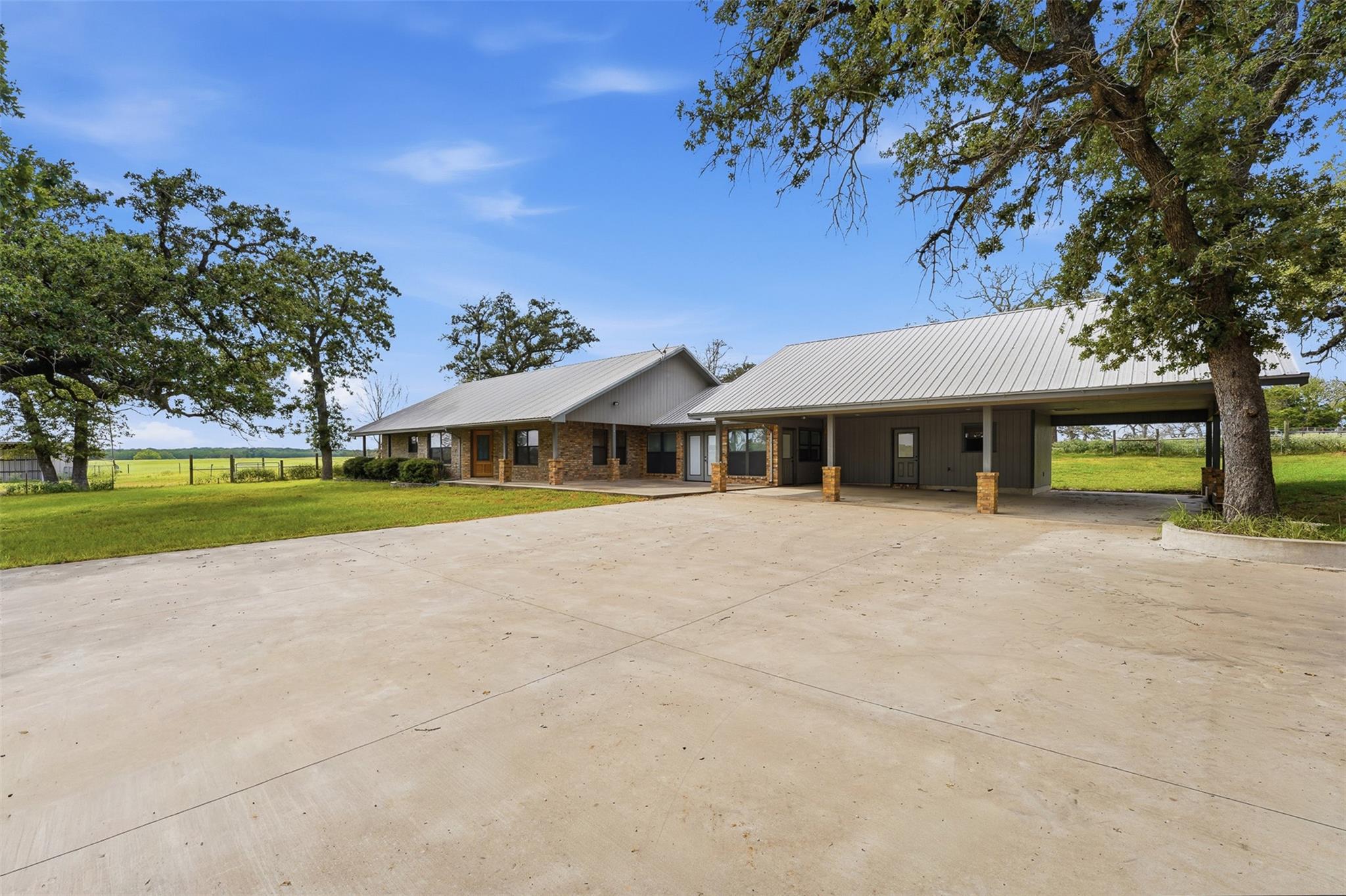6589 State Highway 304, Harwood, TX 78632 photo 4