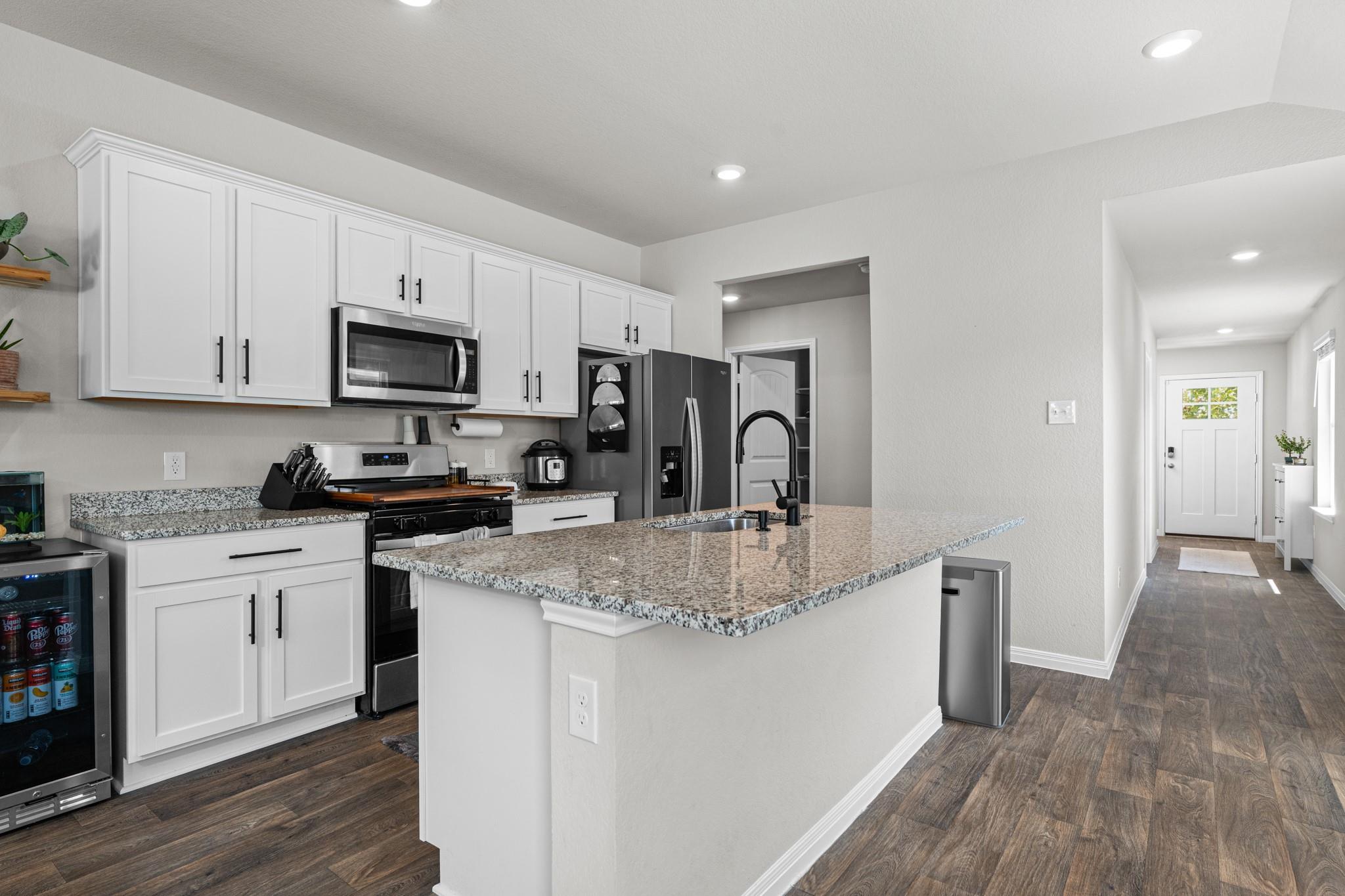 201 Elbow Bush CV, Kyle, TX 78640 photo 4