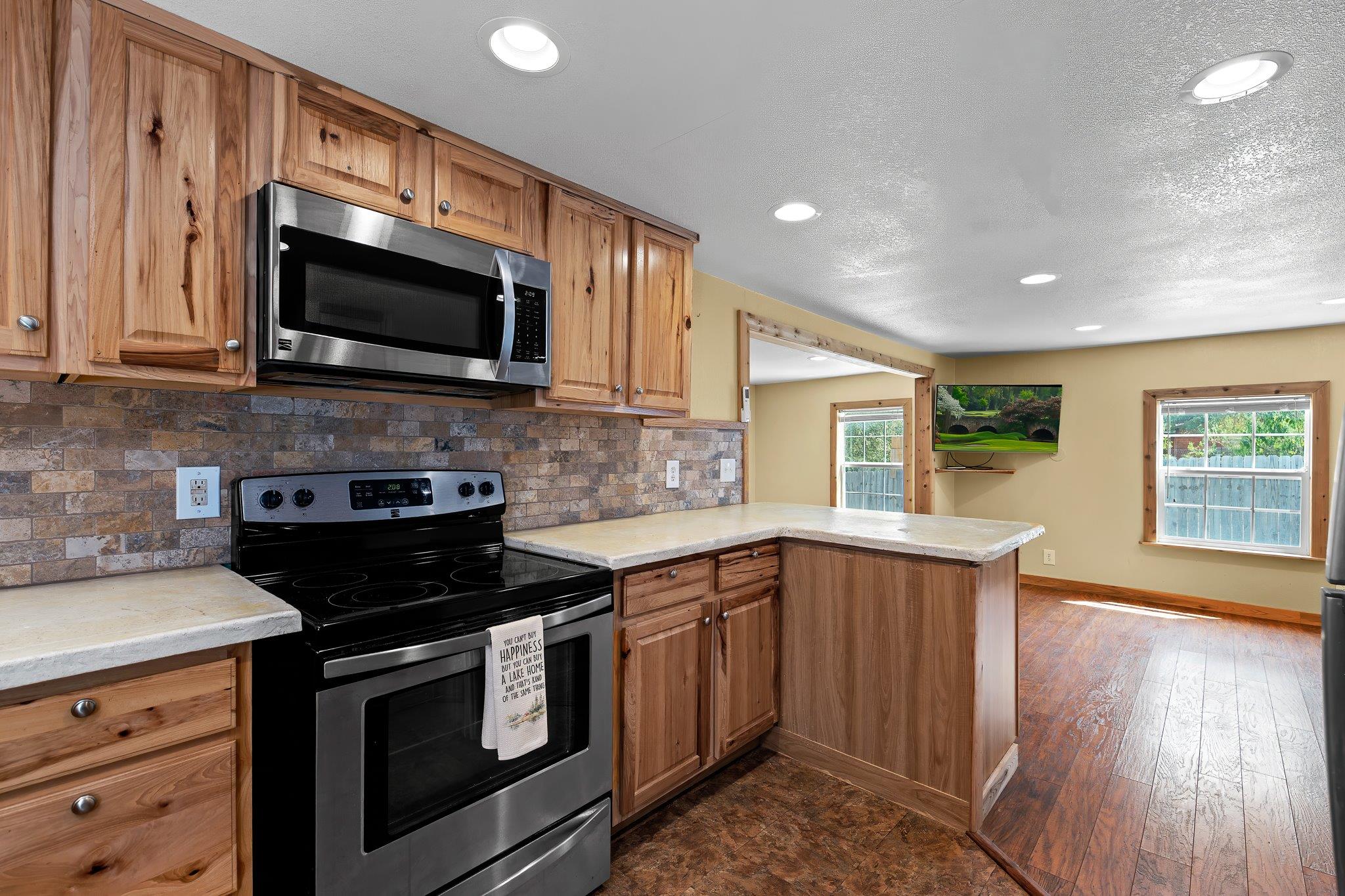 10614 Sunny LN, Jonestown, TX 78645 photo 4