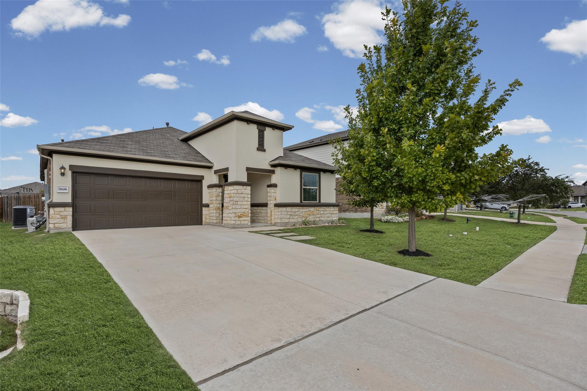7608 Lombardy LOOP, Round Rock, TX 78665 photo 2