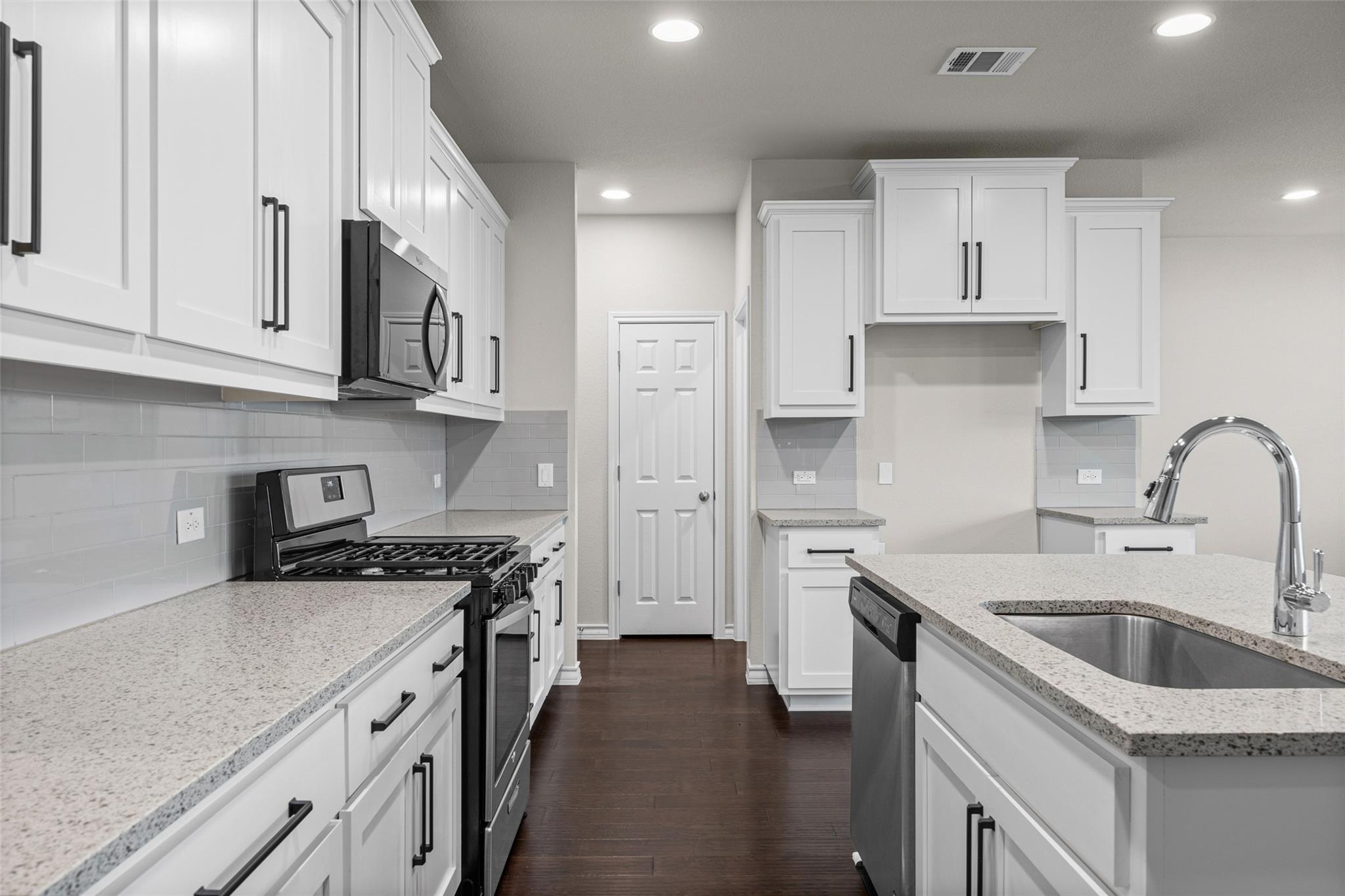7608 Lombardy LOOP, Round Rock, TX 78665 photo 4