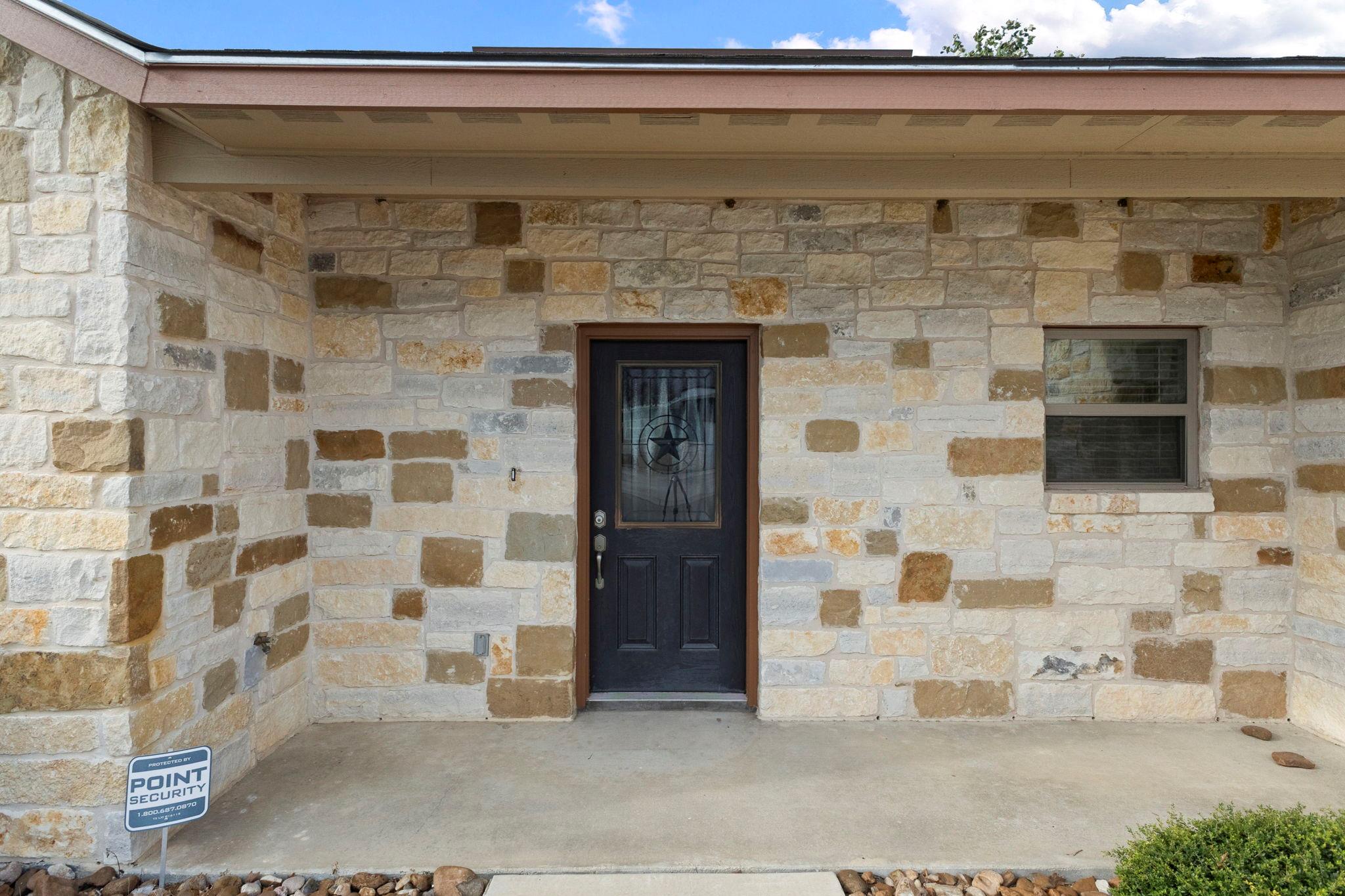 120 Navarro XING, Seguin, TX 78155 photo 4