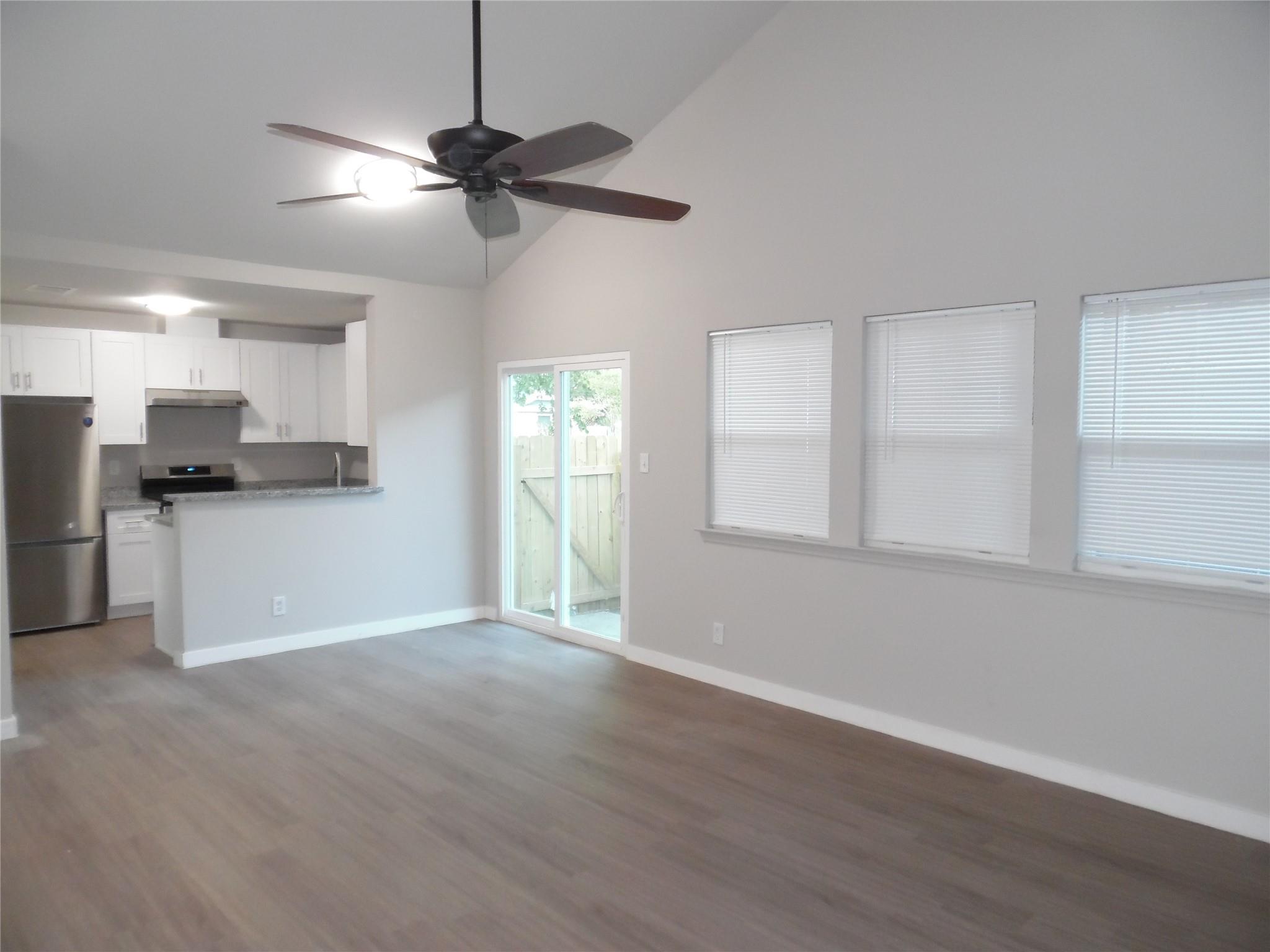 1209 Green Valley CV, Round Rock, TX 78664 photo 2