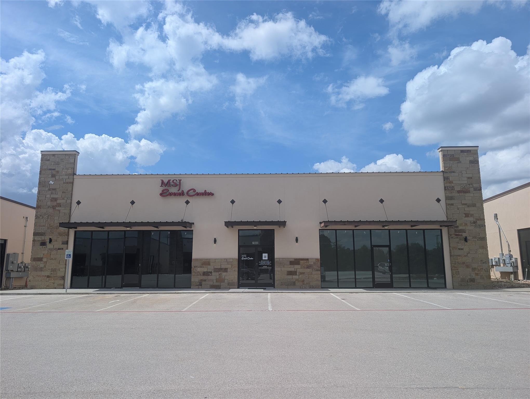Liberty Hill Plaza