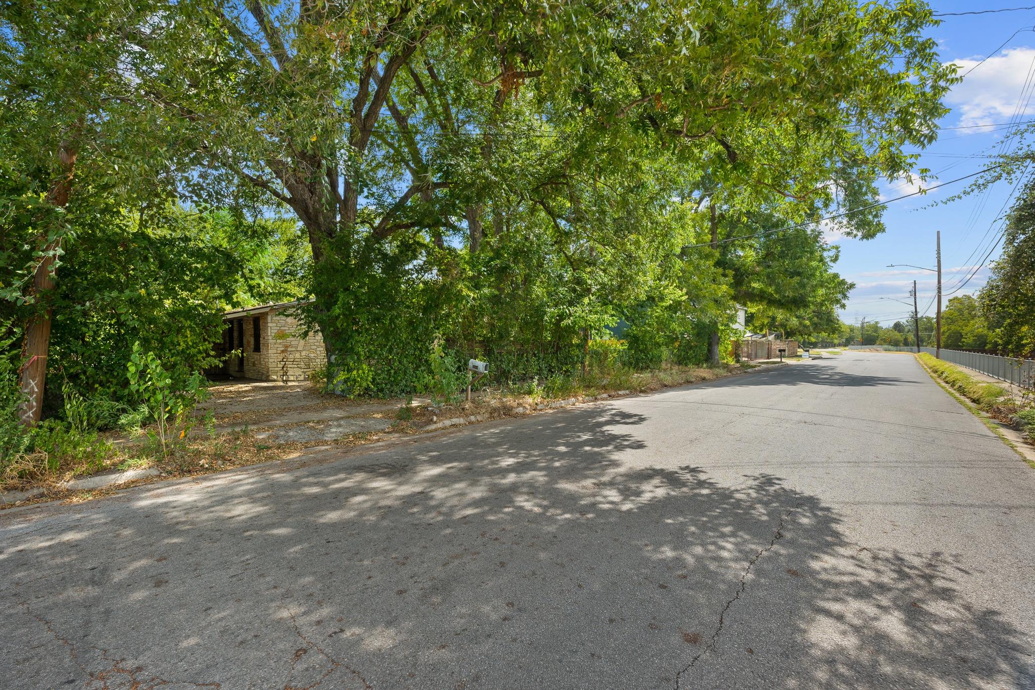 4908 Sara DR, Austin, TX 78721 photo 5
