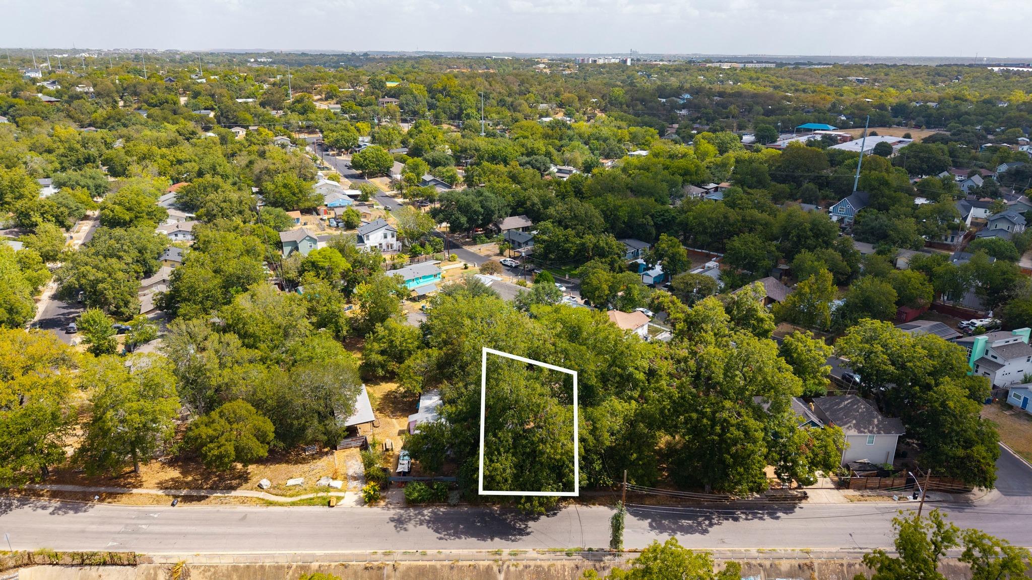4908 Sara DR, Austin, TX 78721 photo 4