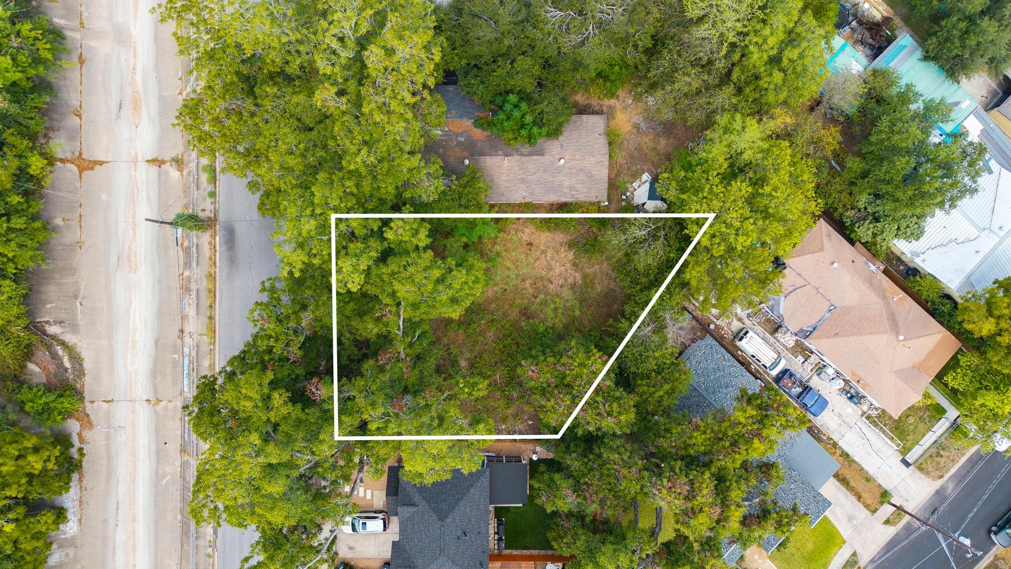 4910 Sara DR, Austin, TX 78721 photo 2